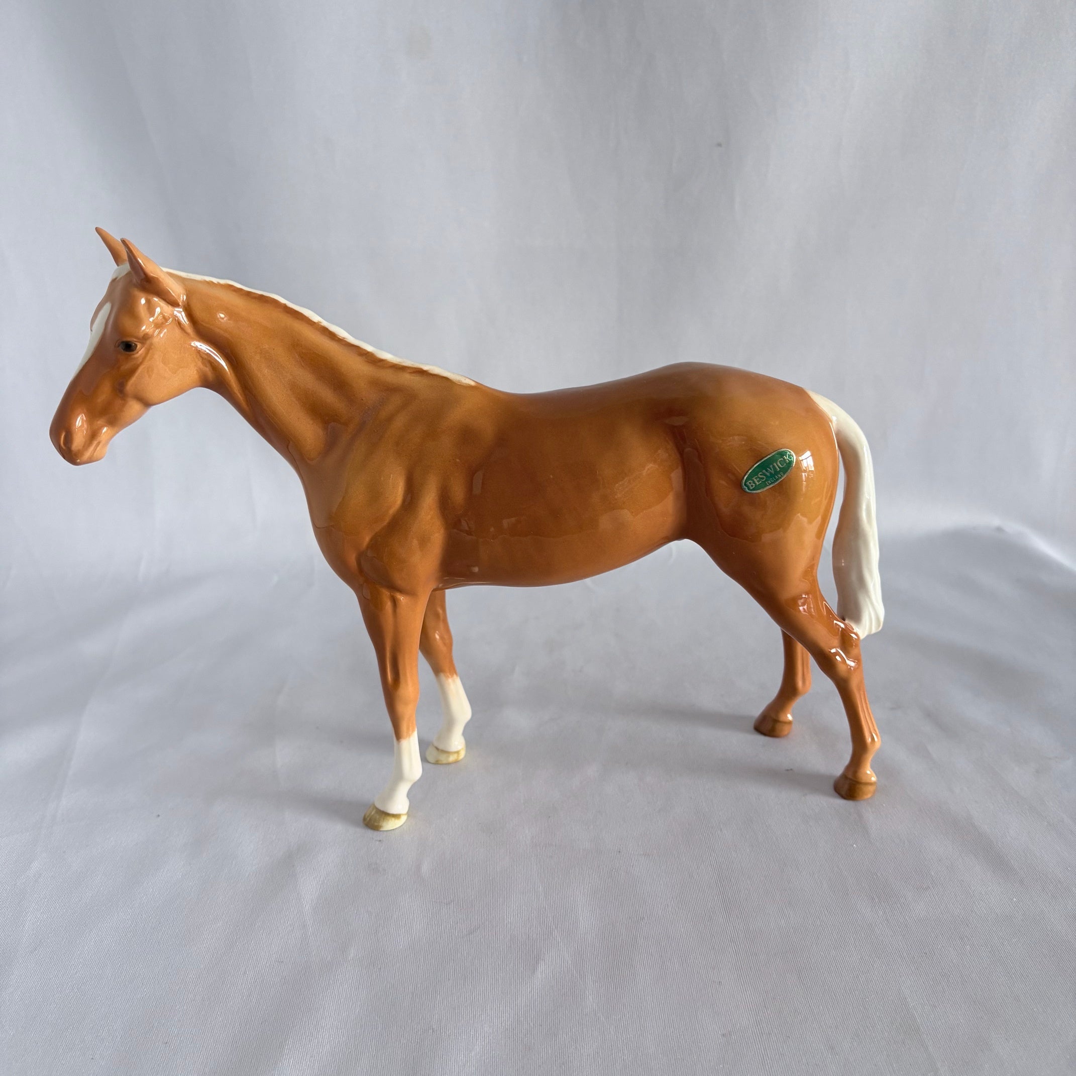 Beswick Bois Roussel Racehorse Model 701, Palomino Gloss