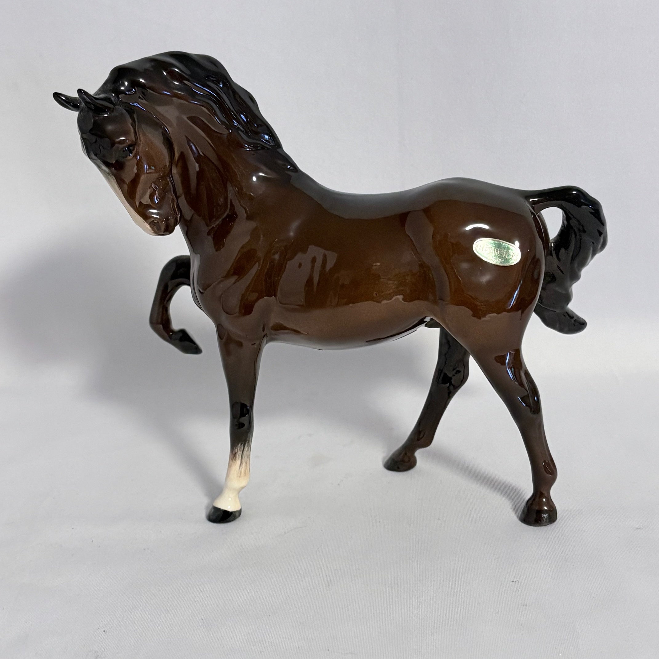 Beswick Horse Head Tucked Leg Up Model 1549 Brown Gloss 1959–1989
