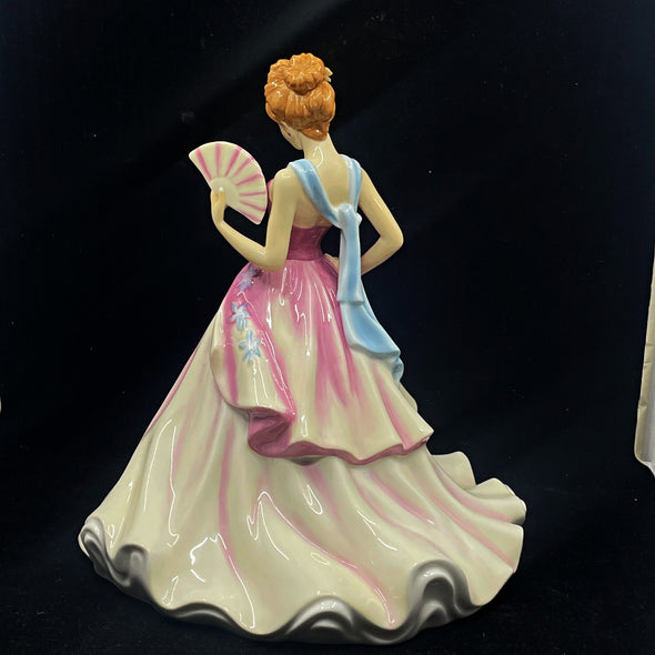 Royal Doulton Figurine Summer Ball HN5464