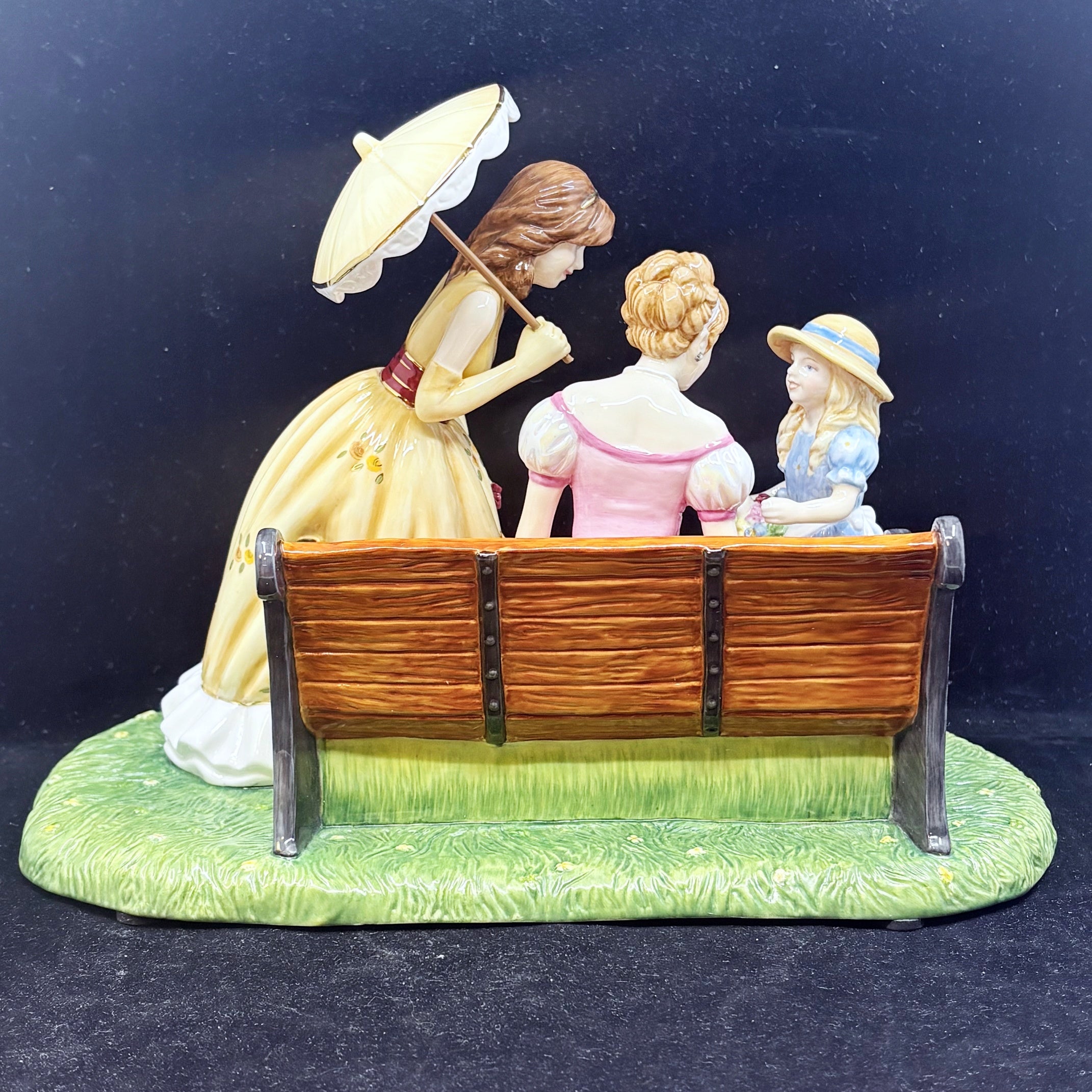 Royal Doulton Figurine Sunday at the Park HN5417