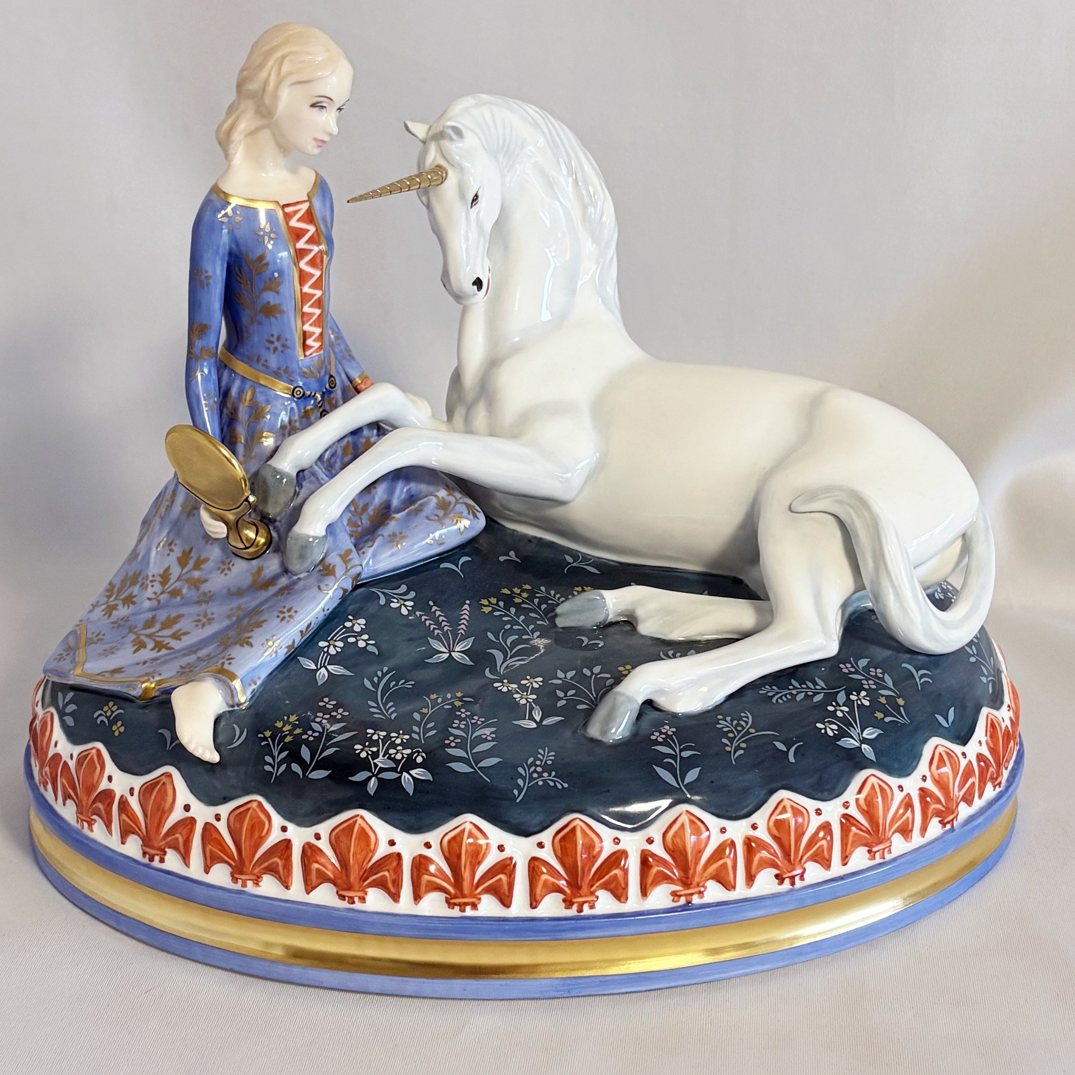 Royal Doulton Figurine Lady & The Unicorn HN2825- William Cross