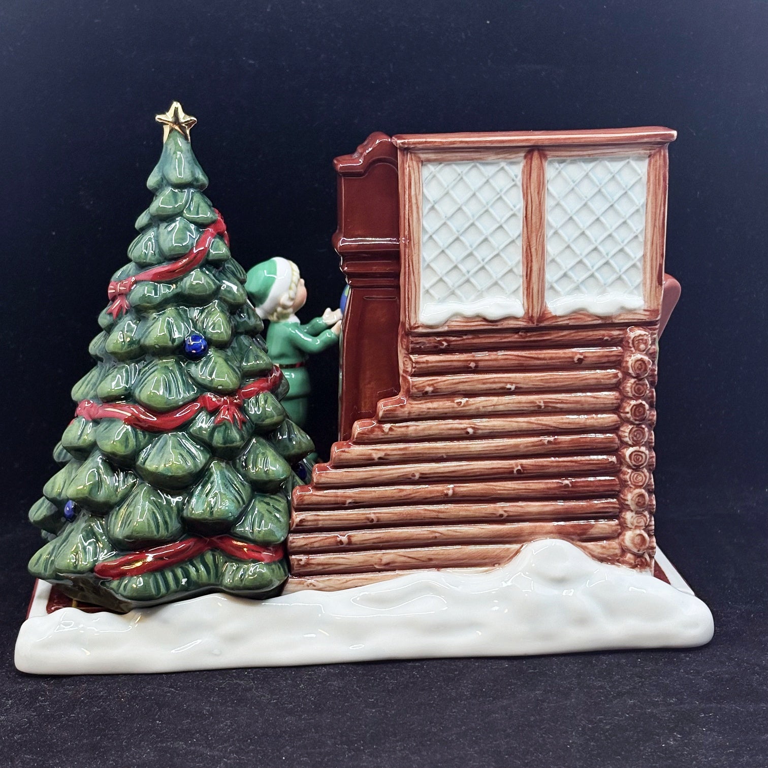 Royal Doulton Figurine Santa's World Travels HN5598