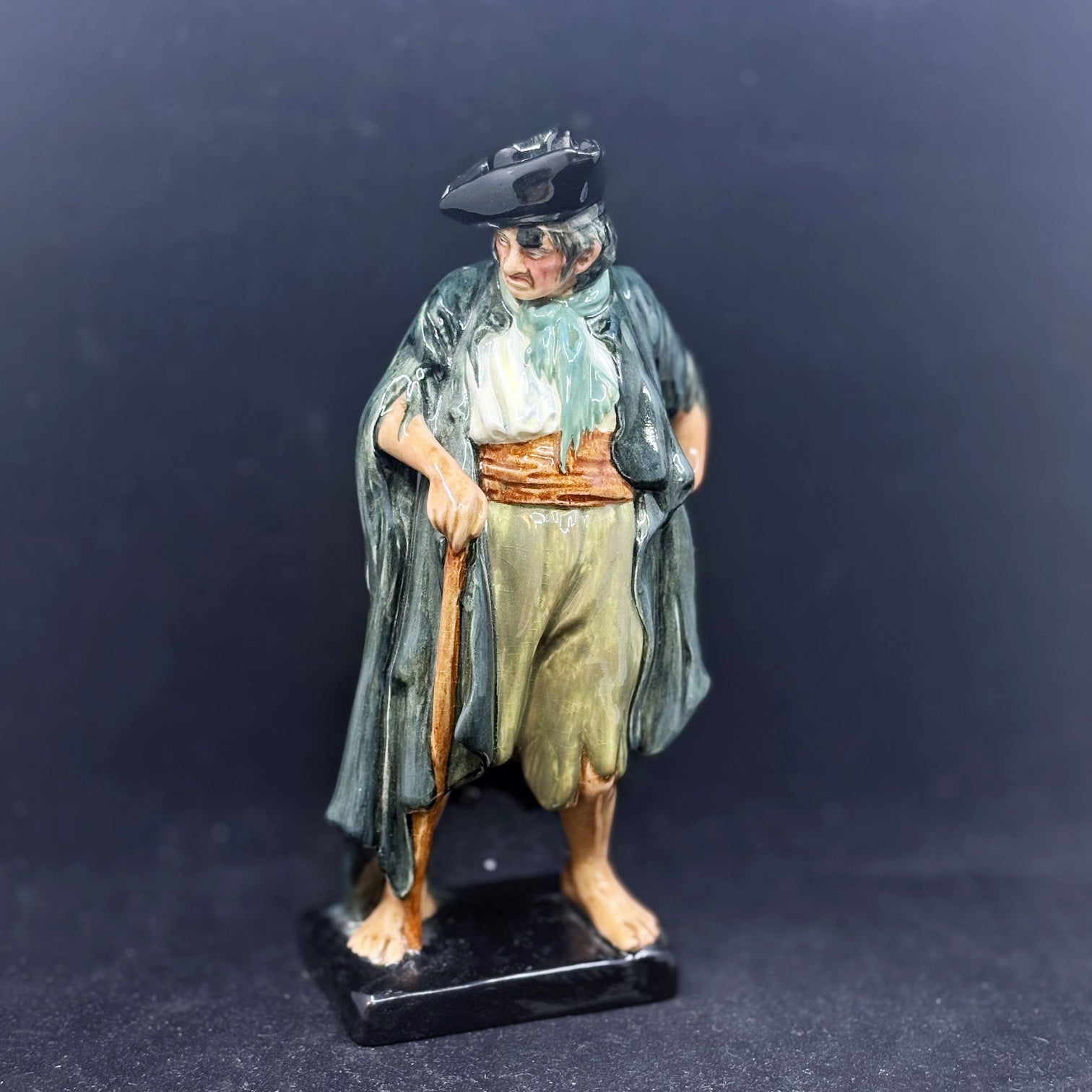 Royal Doulton Figurine Beggar HN2175 - William Cross
