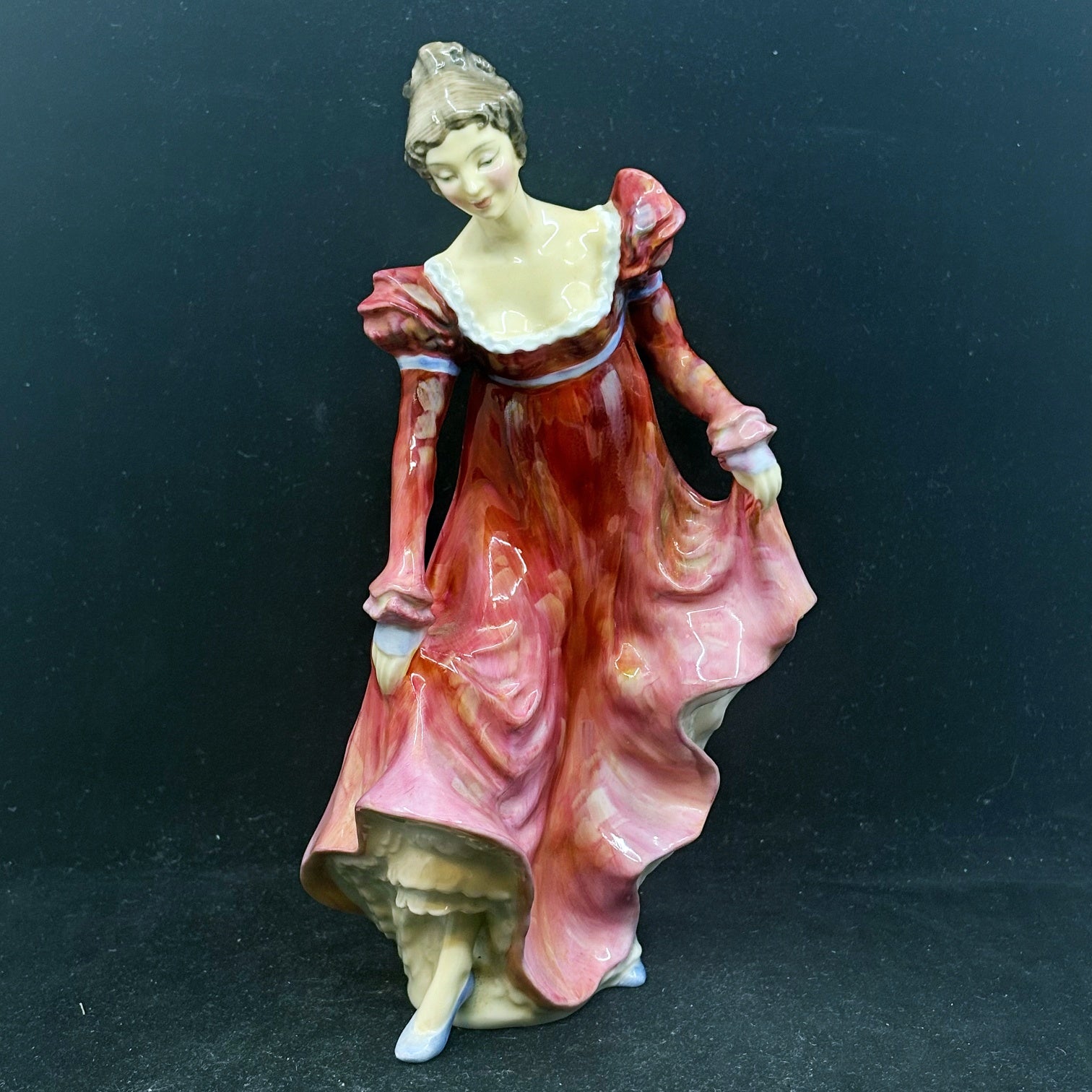 Royal Doulton Figurine Minuet HN2066 - William Cross