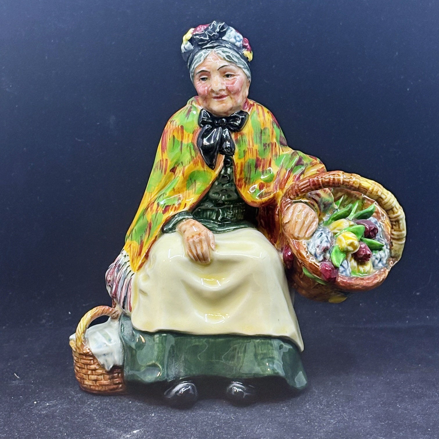 Royal Doulton Figurine Old Lavender Seller HN1492 - William Cross