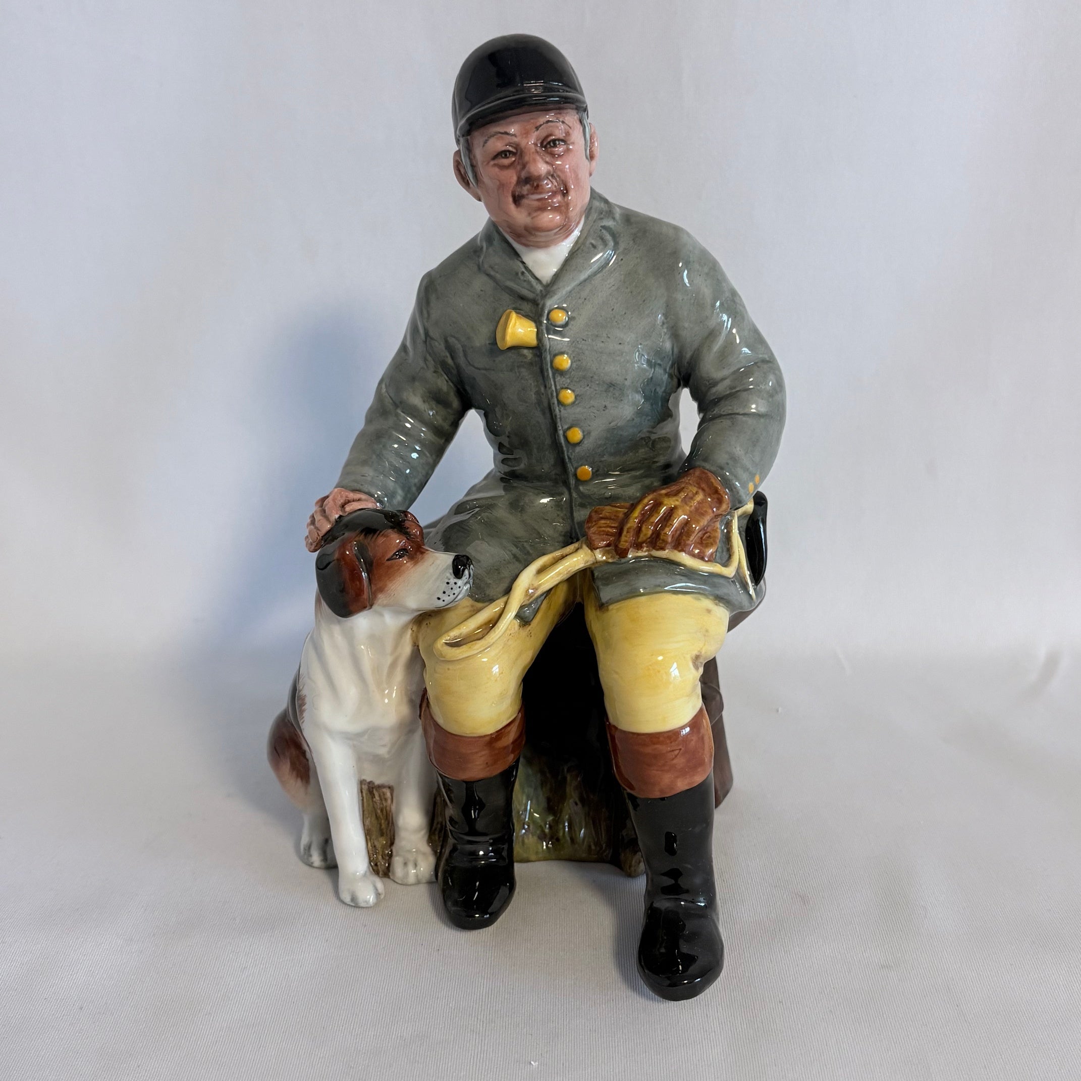 Royal Doutton Figurine The Huntsman HN2492 - William Cross