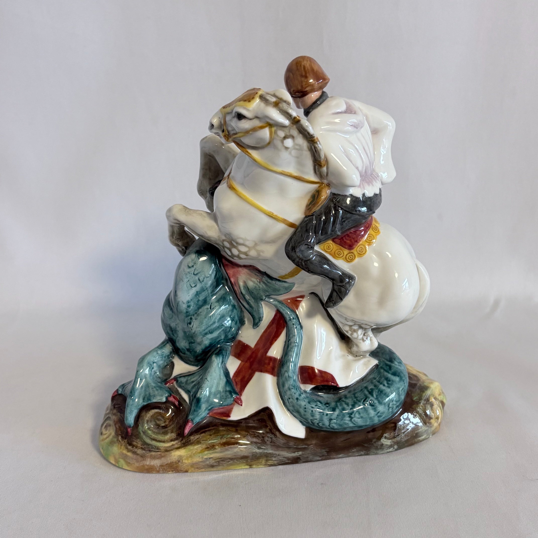 Royal Doulton Figurine St George HN2051 - William Cross