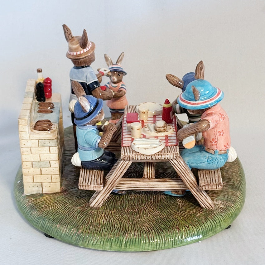 Royal Doulton Bunnykins Aussie BBQ DB505 – Ltd Ed 500 tableau
