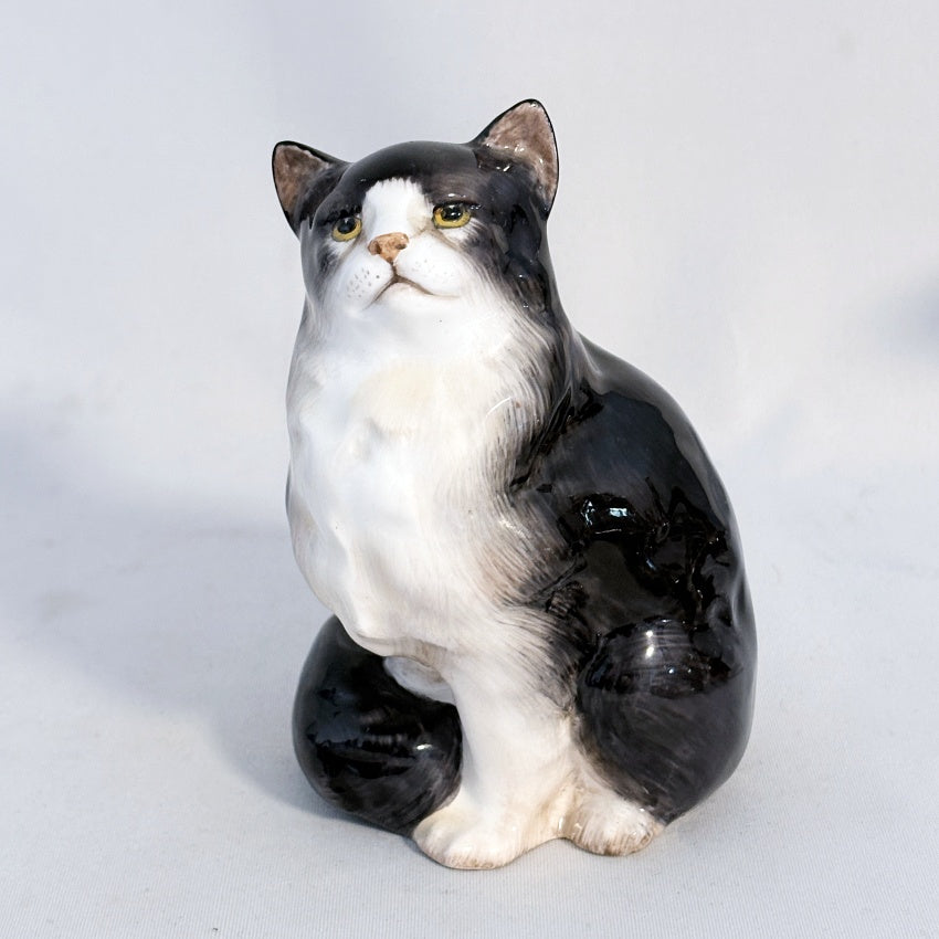 Royal Doulton Persian Cat Seated HN999