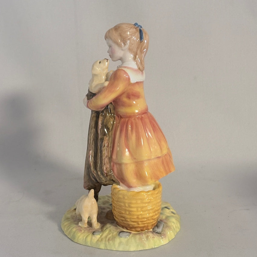 Royal Doulton Figurine Puppy Love Hn3371