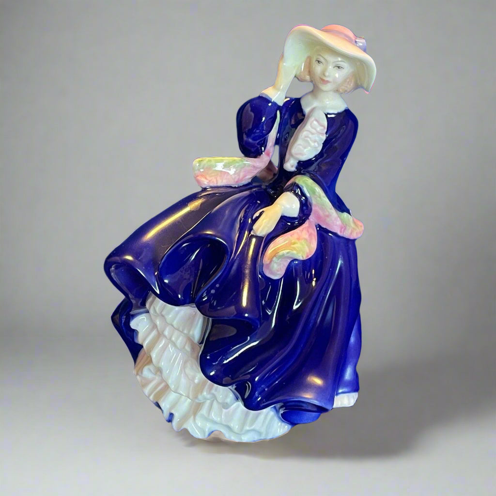 Royal Doulton Figurine Top of the Hill HN3735 - William Cross