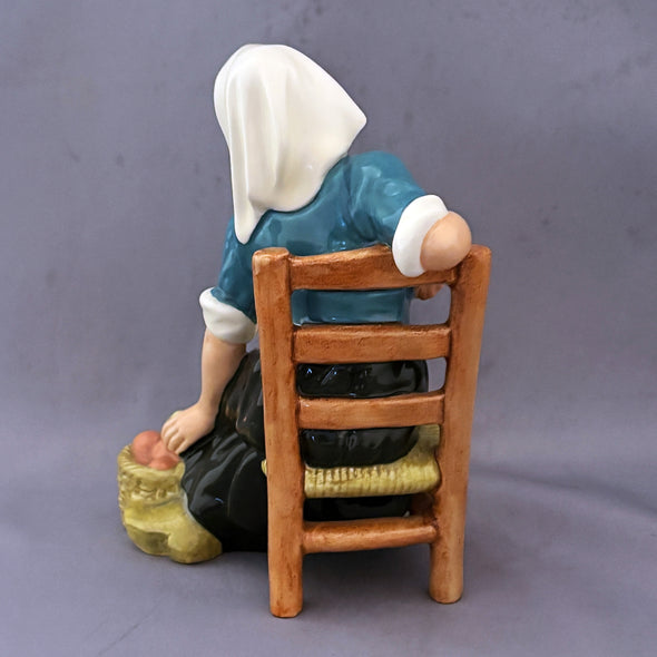 Royal Doulton Figurine The Apple Maid HN2160 - William Cross