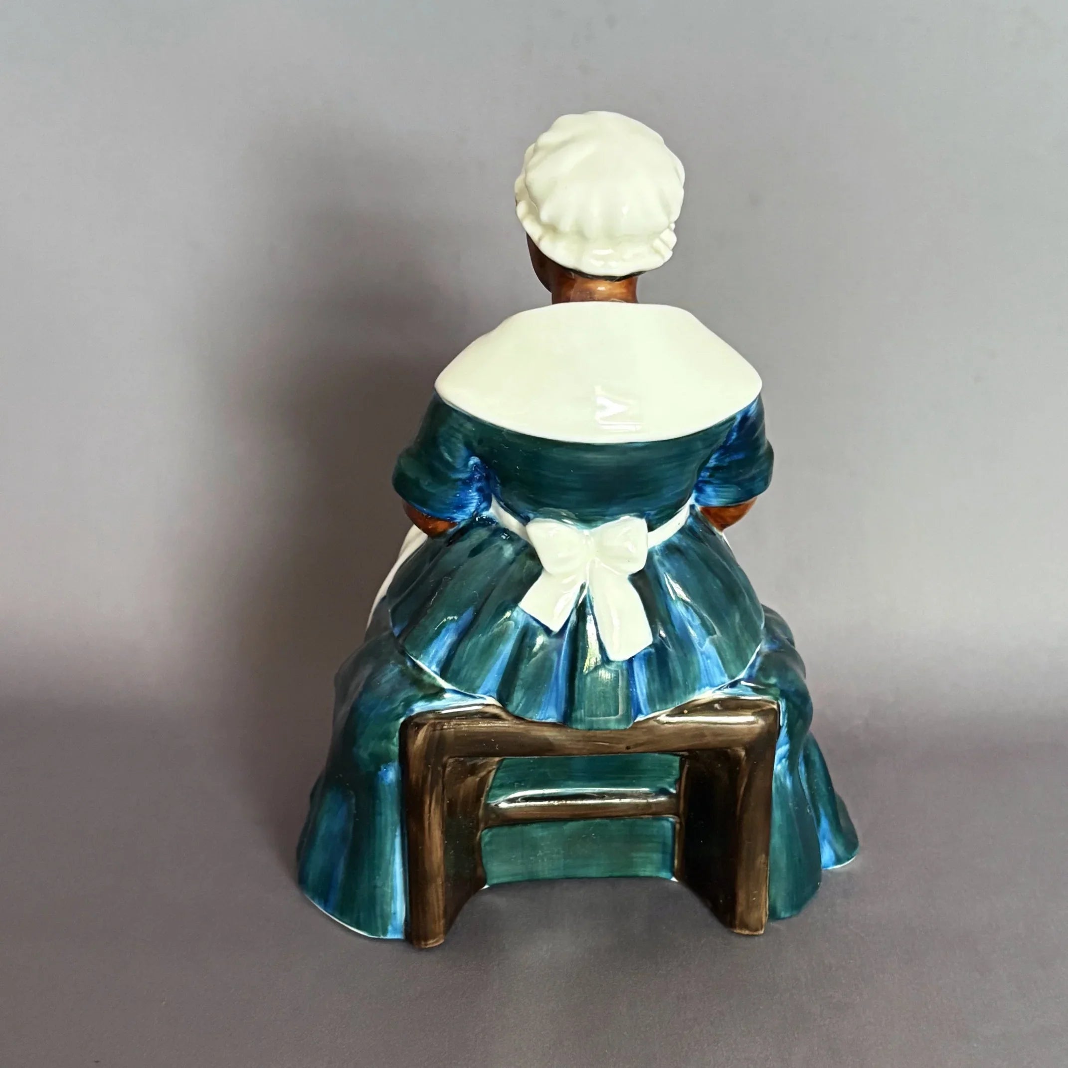 Royal Doulton Figurine Royal Governors Cook HN2233 - William Cross