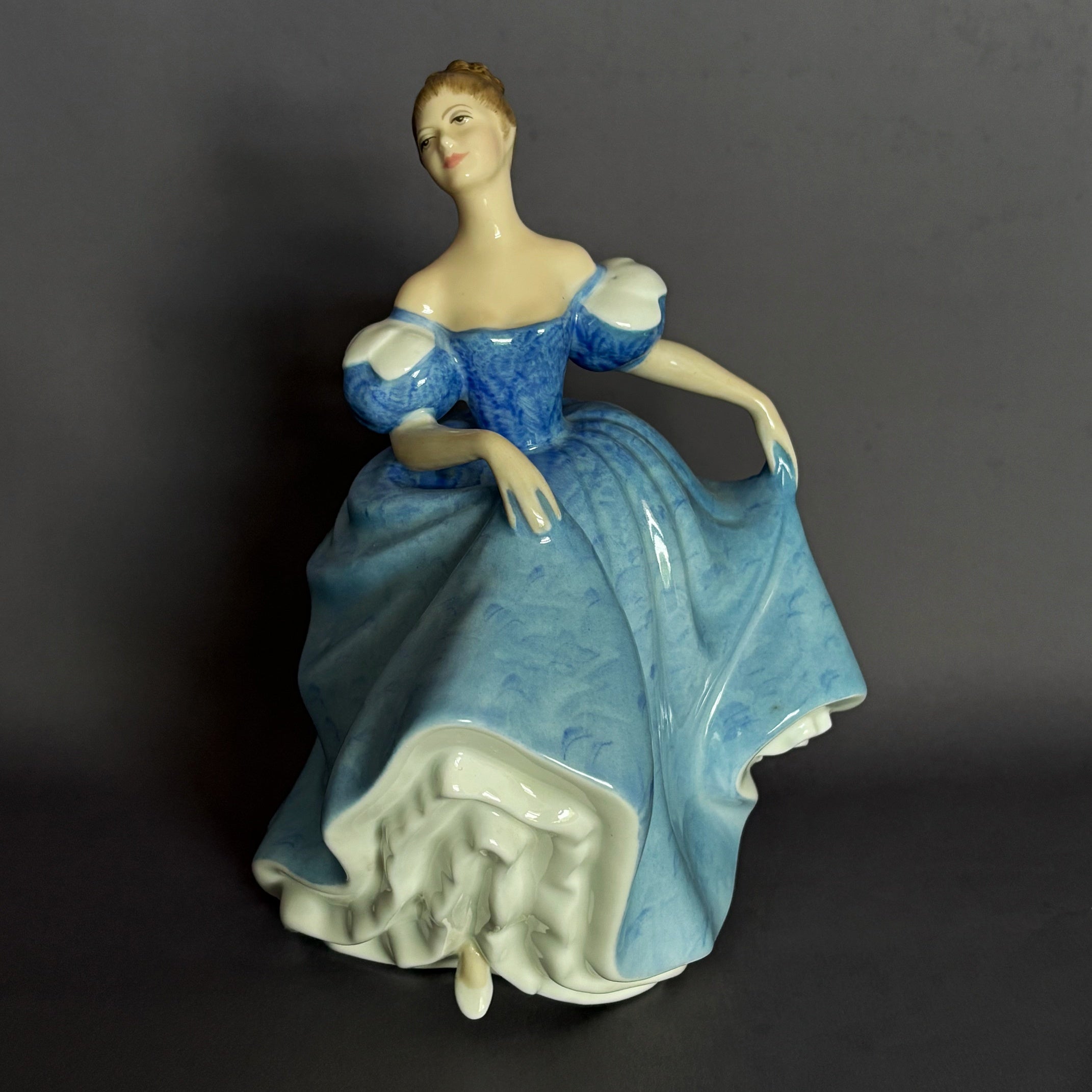 Royal Doulton Figurine Katherine HN3413 - William Cross