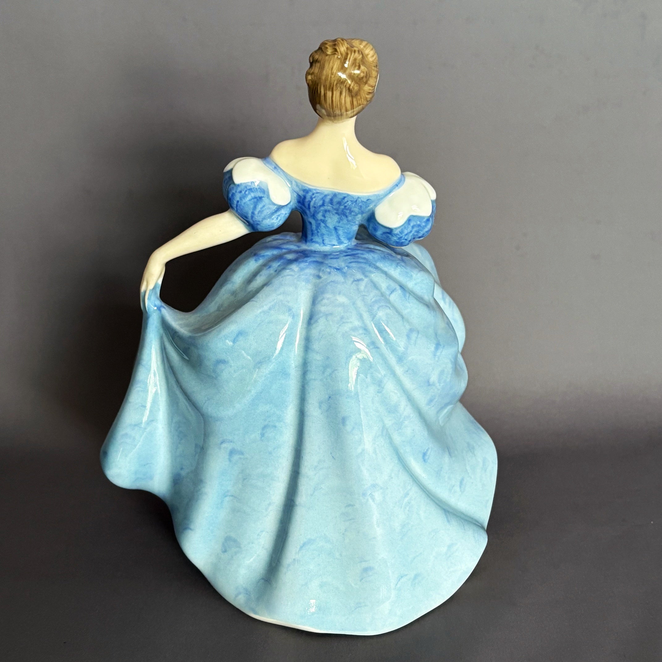 Royal Doulton Figurine Katherine HN3413 - William Cross