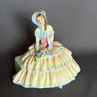 Royal Doulton Figurine Daydreams HN1731 - William Cross