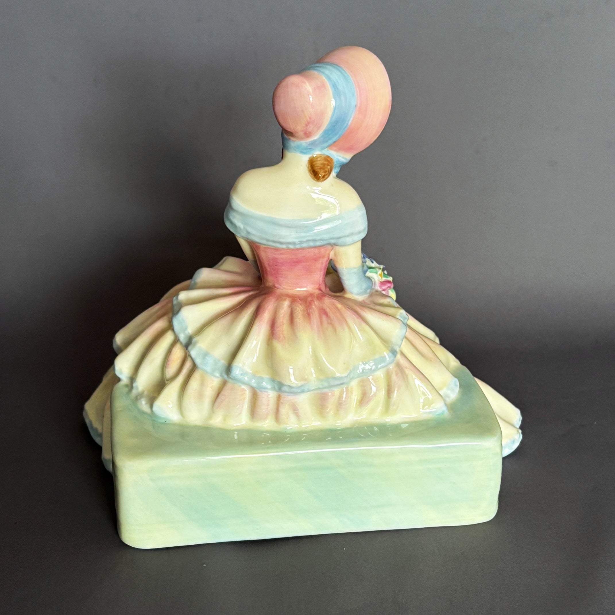 Royal Doulton Figurine  Daydreams HN1731 - William Cross