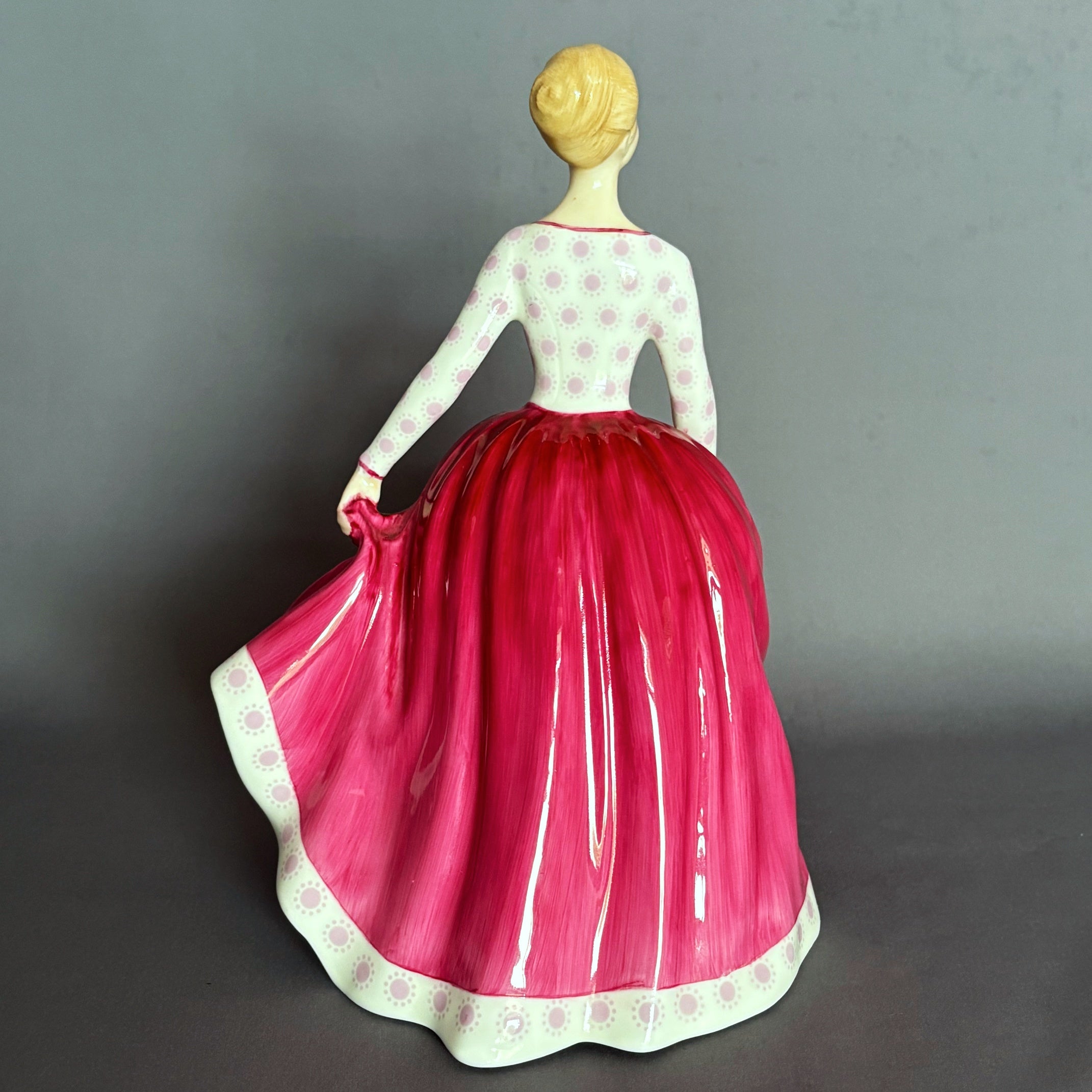 Royal Doulton Figurine Fiona HN2694  William Cross