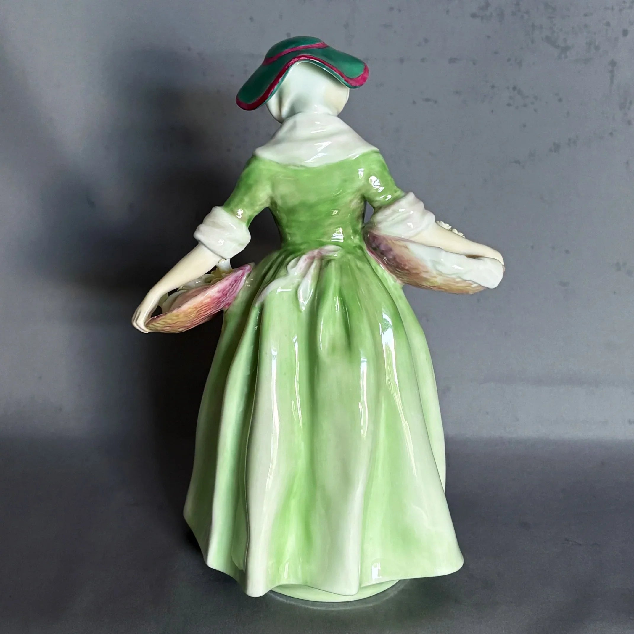 Royal Doulton Figurine Daffy Down Dilly HN1712 - William Cross 