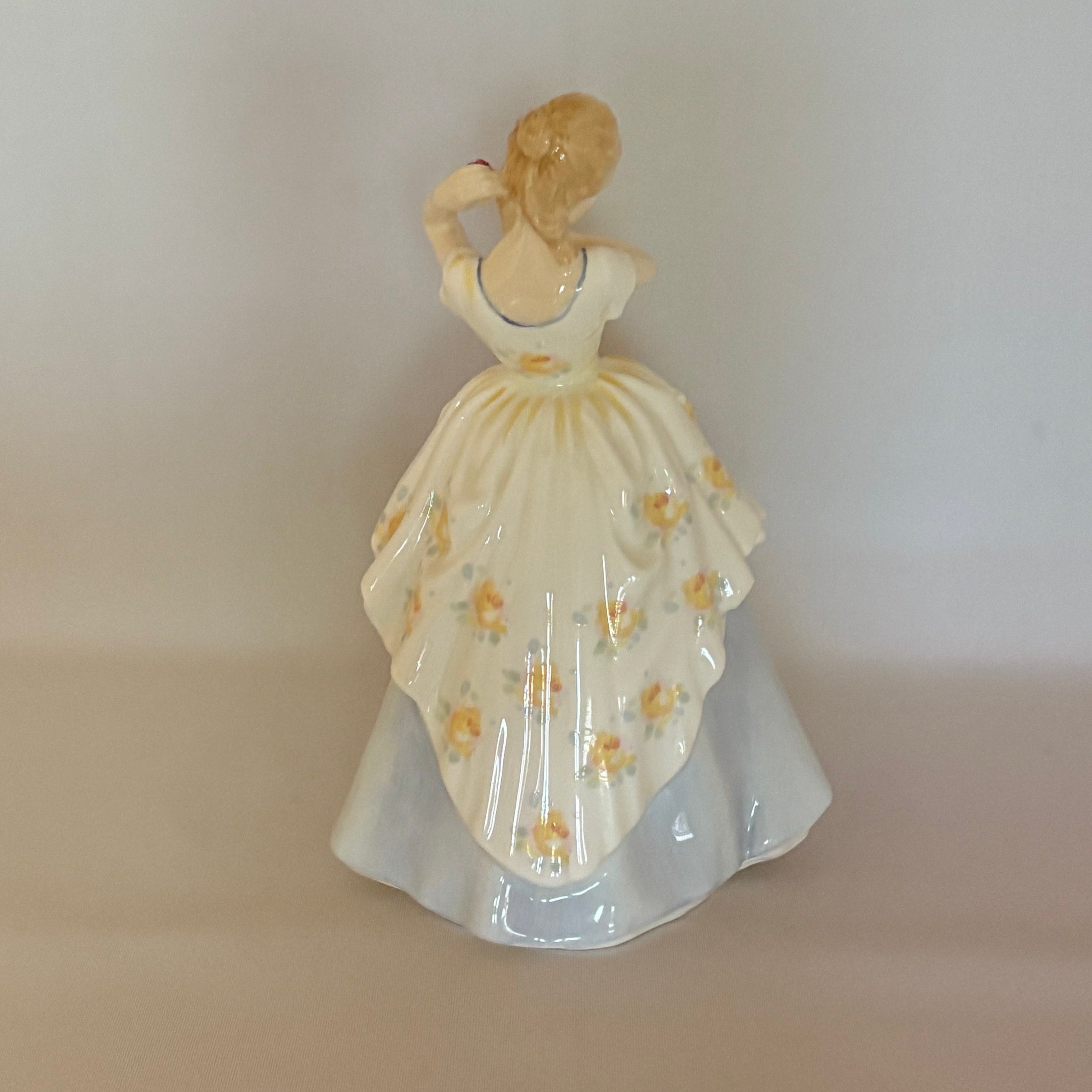 Royal Doulton Figurine Laura HN2960 - William Cross