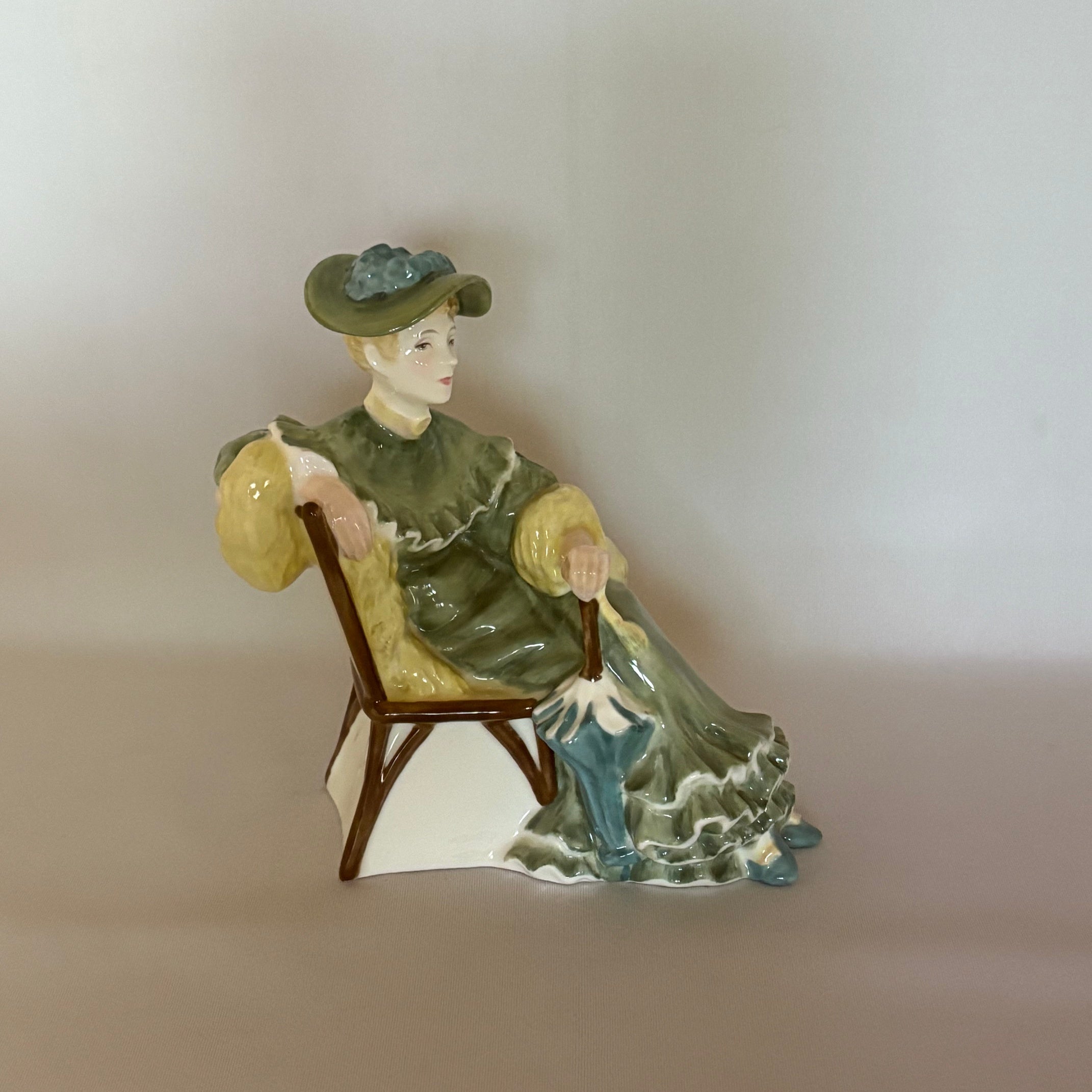 Royal Doulton Figurine Ascot HN2356 - William Cross