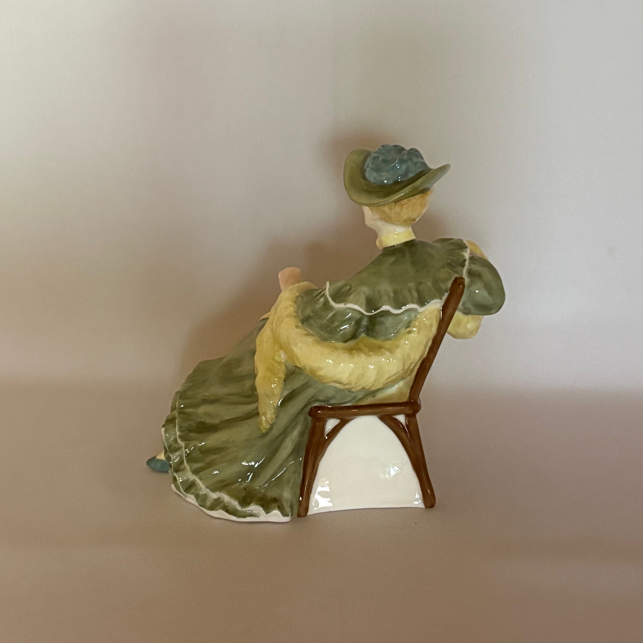 Royal Doulton Figurine Ascot HN2356 - William Cross