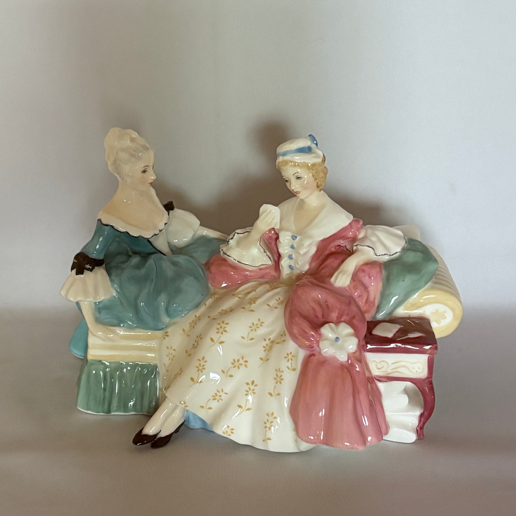 Royal Doulton Figurine Love Letter HN2149 - William Cross