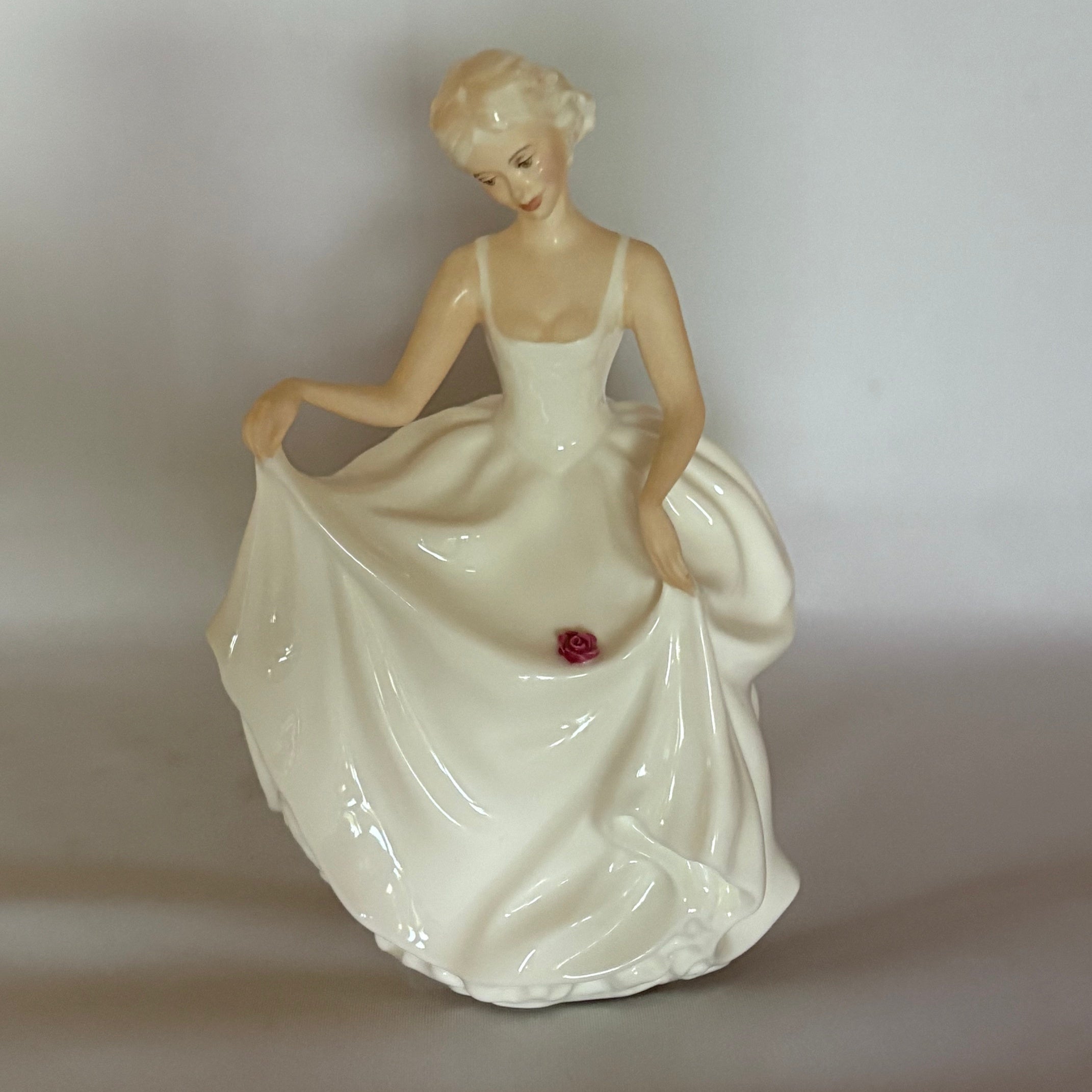 Royal Doulton Figurine Tracy HN2736 - William Cross