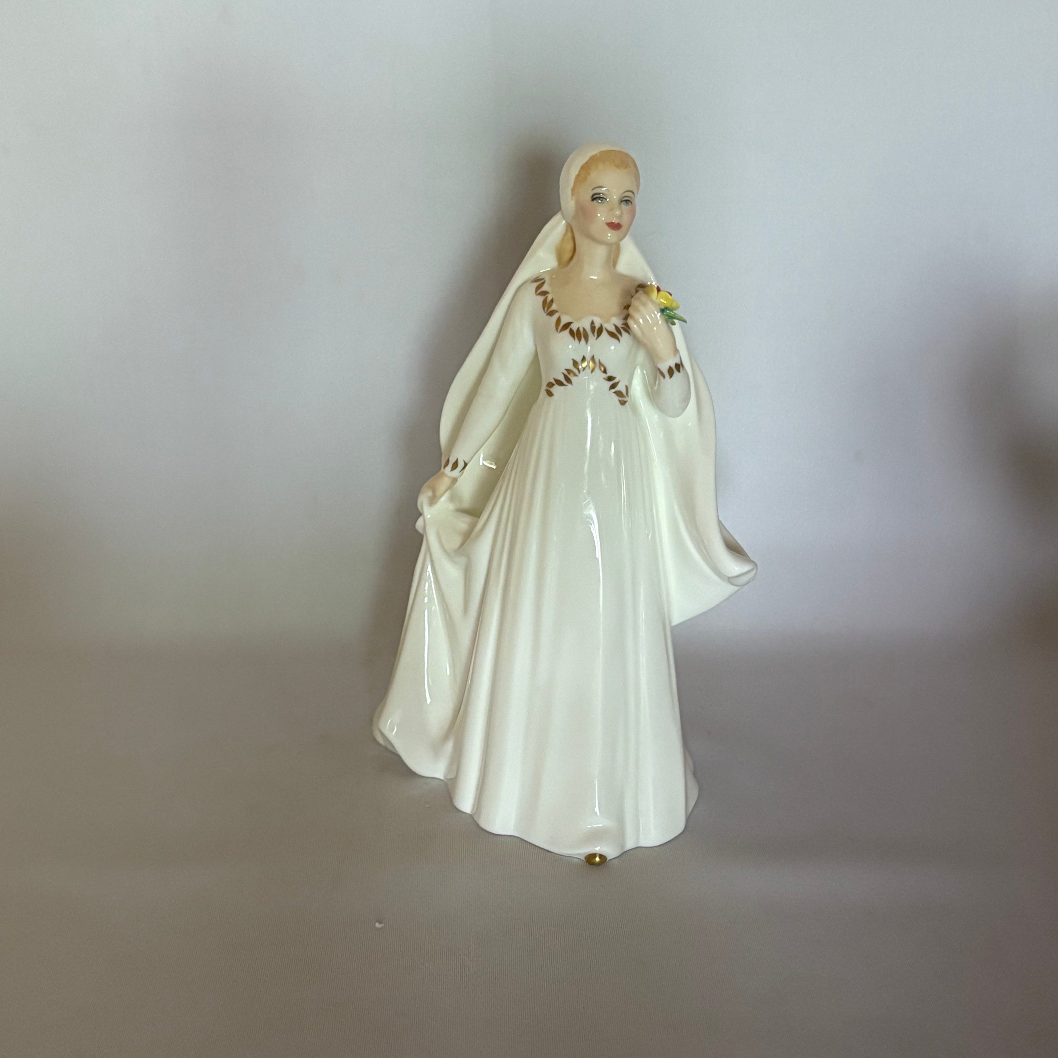 Royal Doulton Figurine Bride HN2873 - William Cross