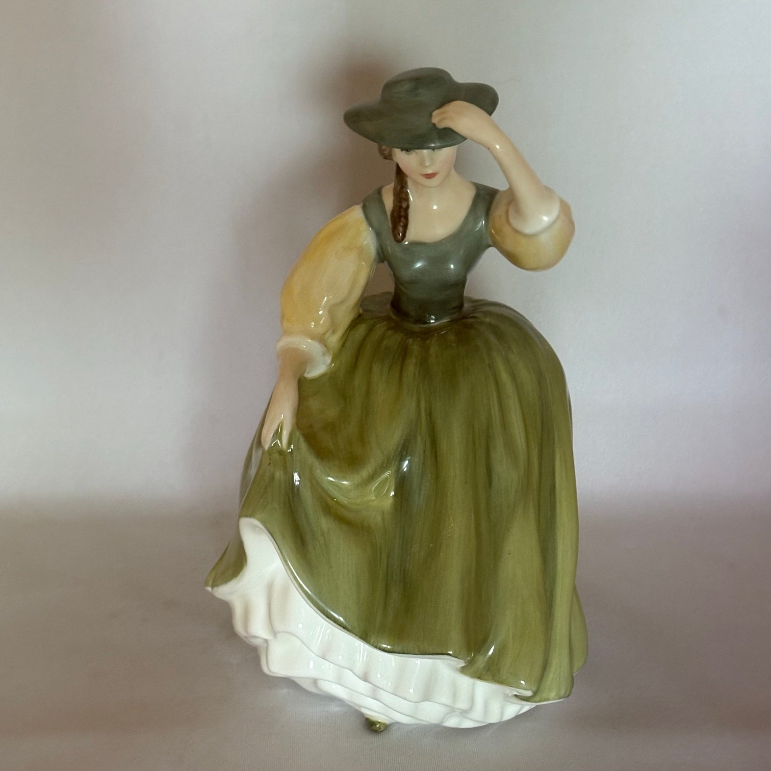 Royal Doulton Figurine Buttercup HN2309 - William Cross