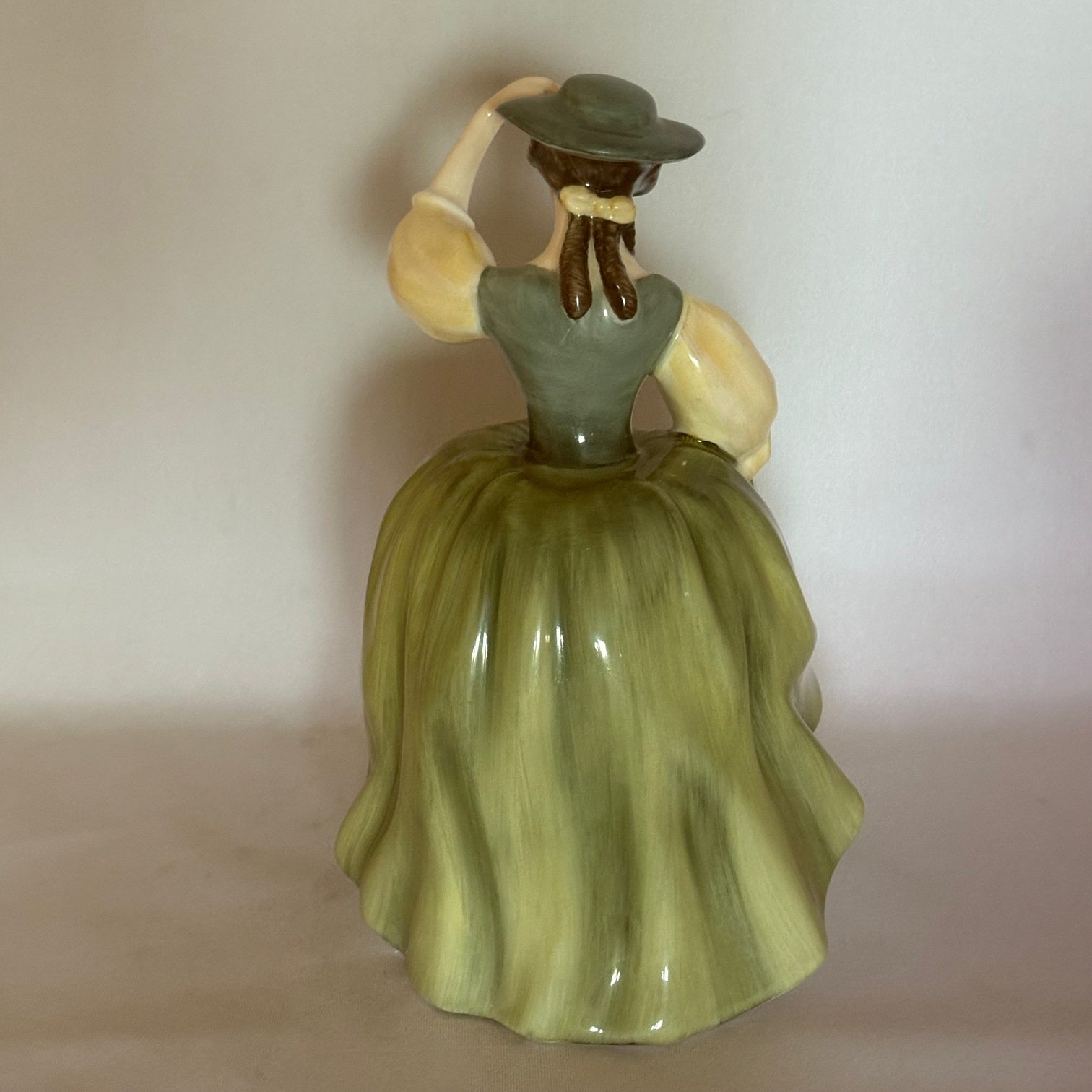 Royal Doulton Figurine Buttercup HN2309 - William Cross