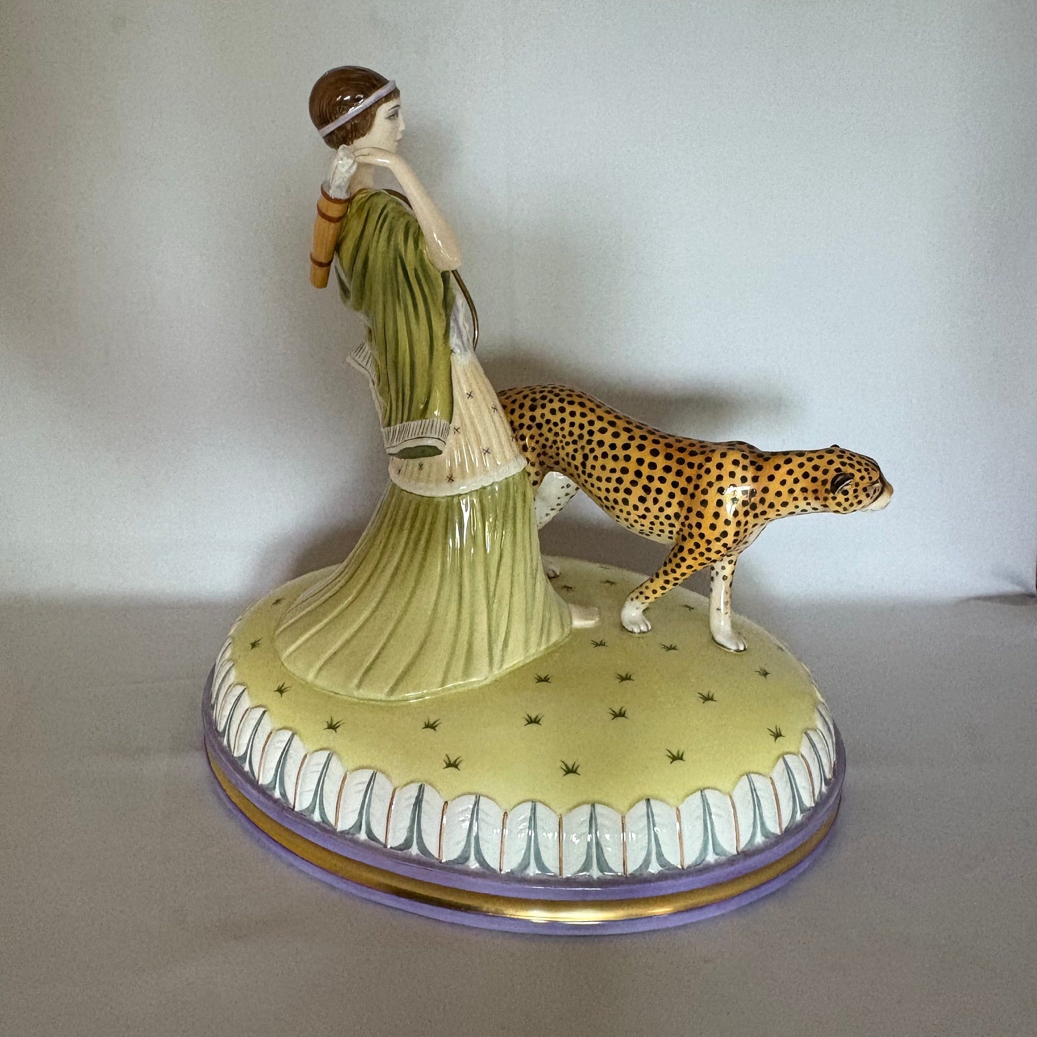 Royal Doulton Figurine Diana The Huntress HN2829 - Willliam Cross 