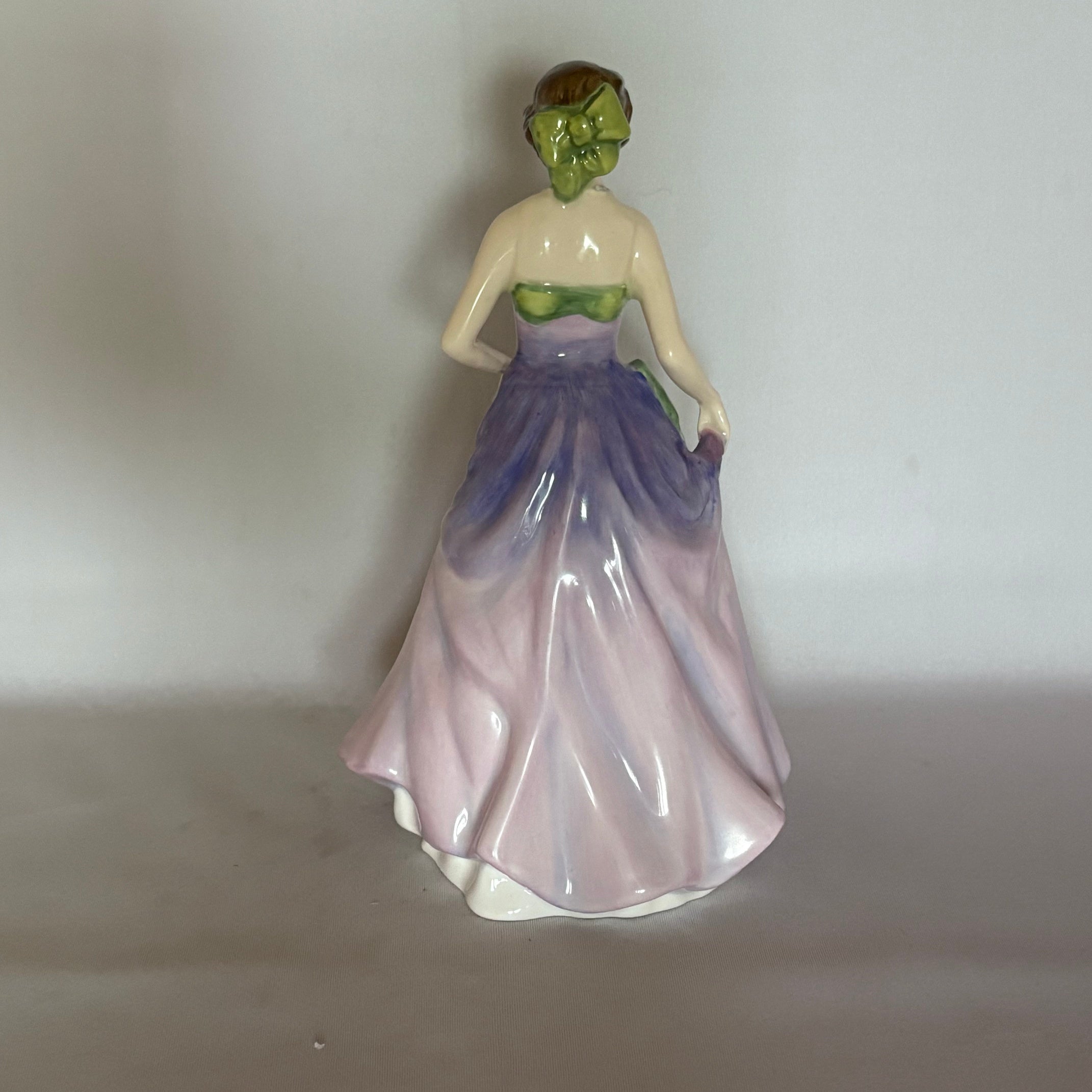 Royal Doulton Figurine Jessica HN3850 - William Cross