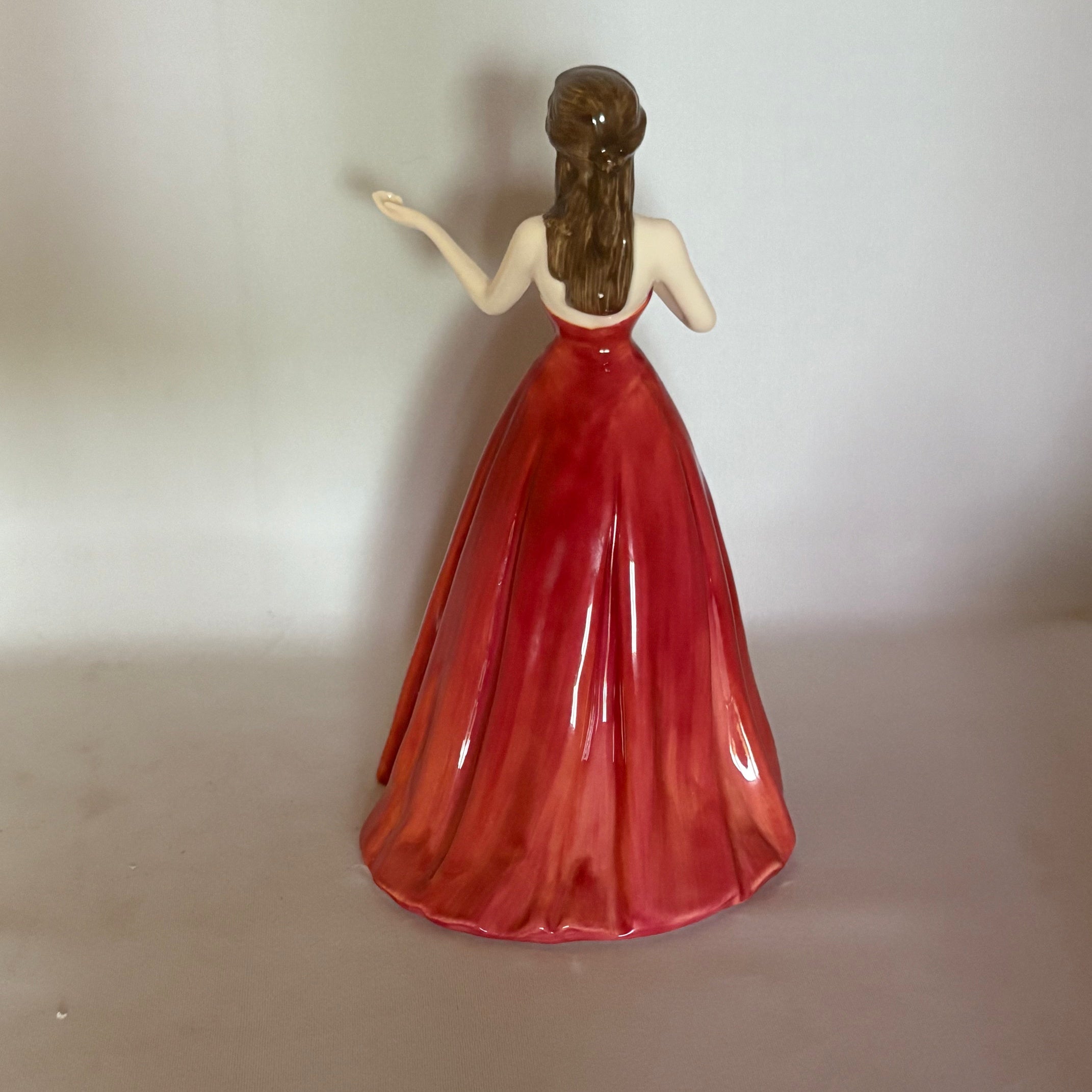 Royal Doulton Figurine My Love HN4392 - William Cross