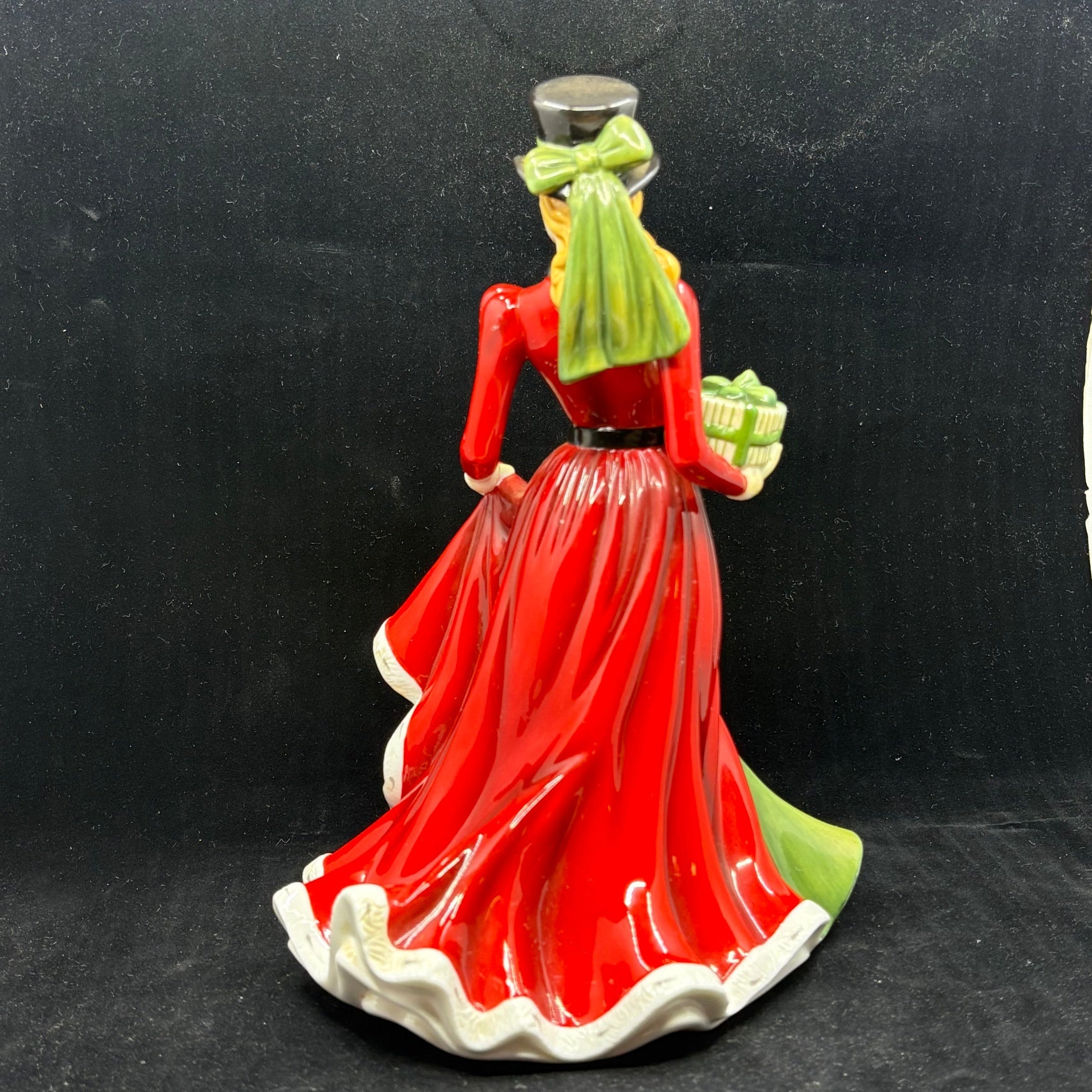 Royal Doulton Figurine Christmas Day 2006 HN4899 - William Cross