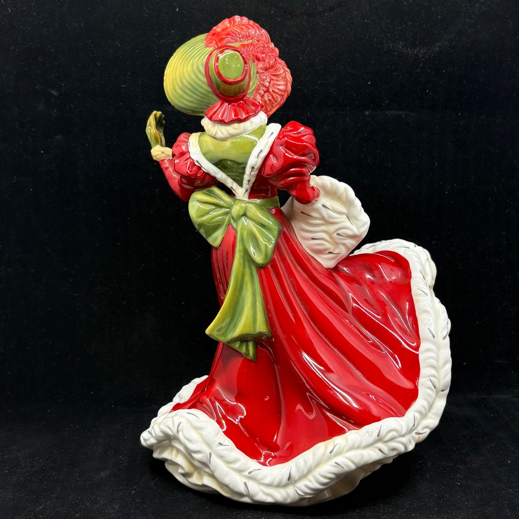 Royal Doulton Figurine Christmas Day 2005 HN4723 - William Cross