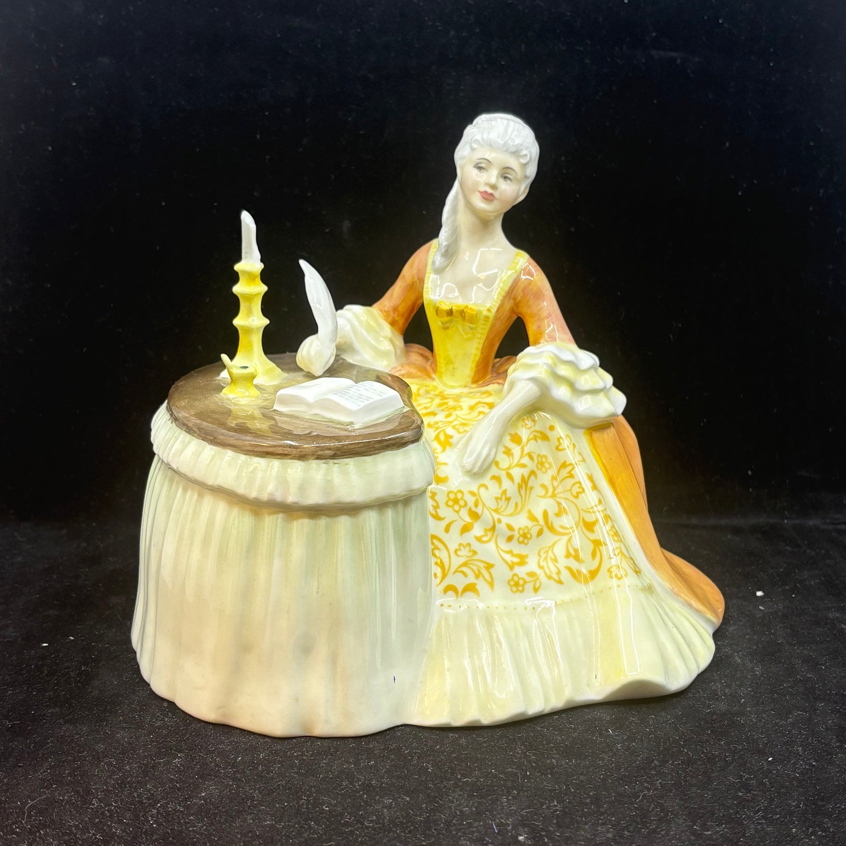 Royal Doulton Figurine Meditation HN2330 (1971-1983) - 5.75" Figurine - William Cross