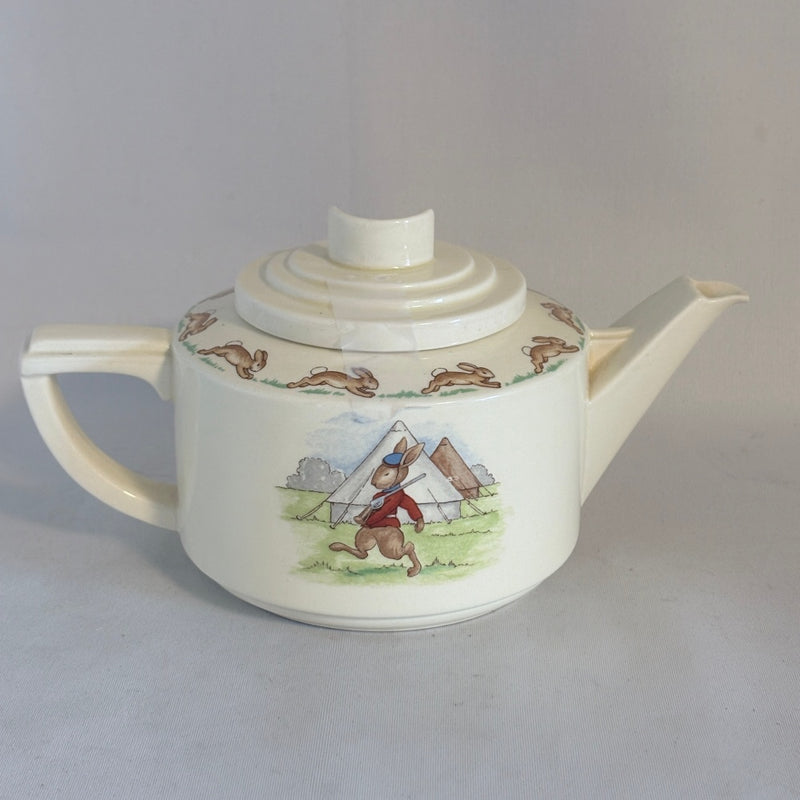 Soldiers Marching to Music Tea Pot Royal Doulton Bunnykins