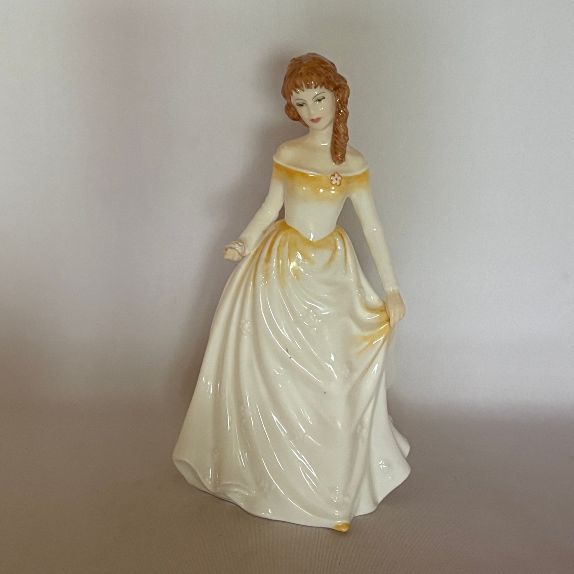 Royal Doulton Figurine Amber HN4125 - William Cross