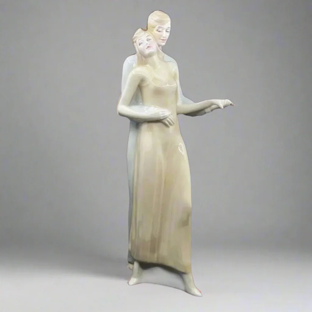 Royal Doulton Figurine Bolero HN3076 - William Cross