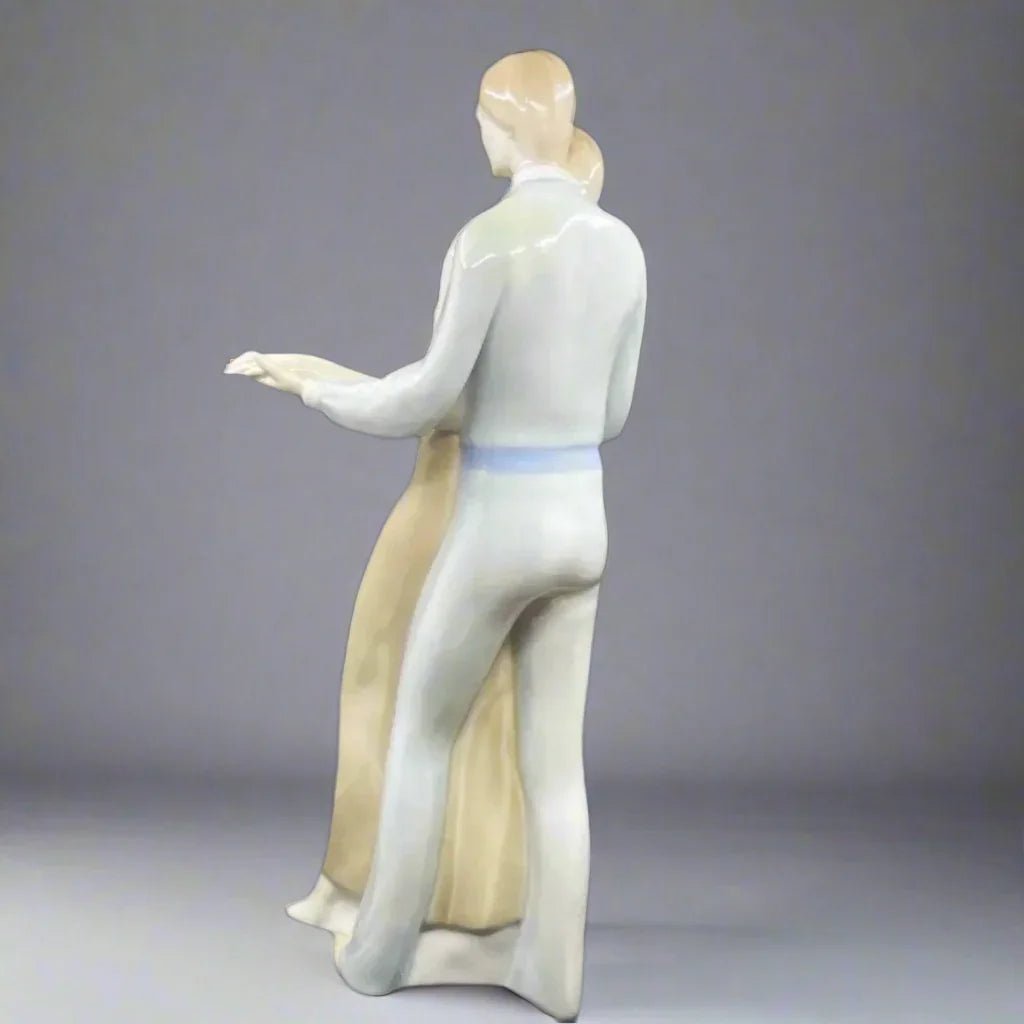 Royal Doulton Figurine Bolero HN3076 - William Cross