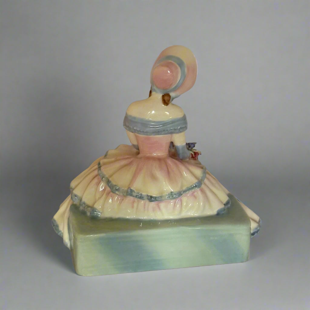 Royal Doulton Figurine Daydreams HN1731 - William Cross