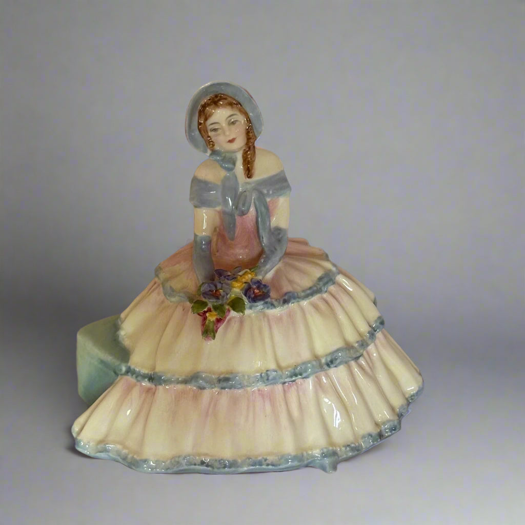 Royal Doulton Figurine Daydreams HN1731 - William Cross