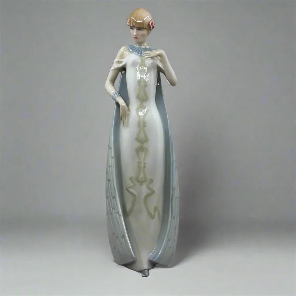 Royal Doulton Figurine Debut HN3046 - William Cross