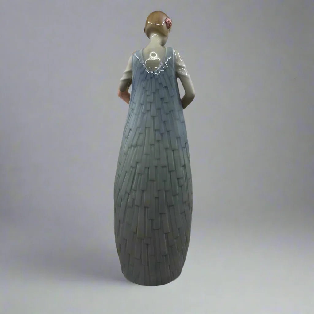 Royal Doulton Figurine Debut HN3046 - William Cross
