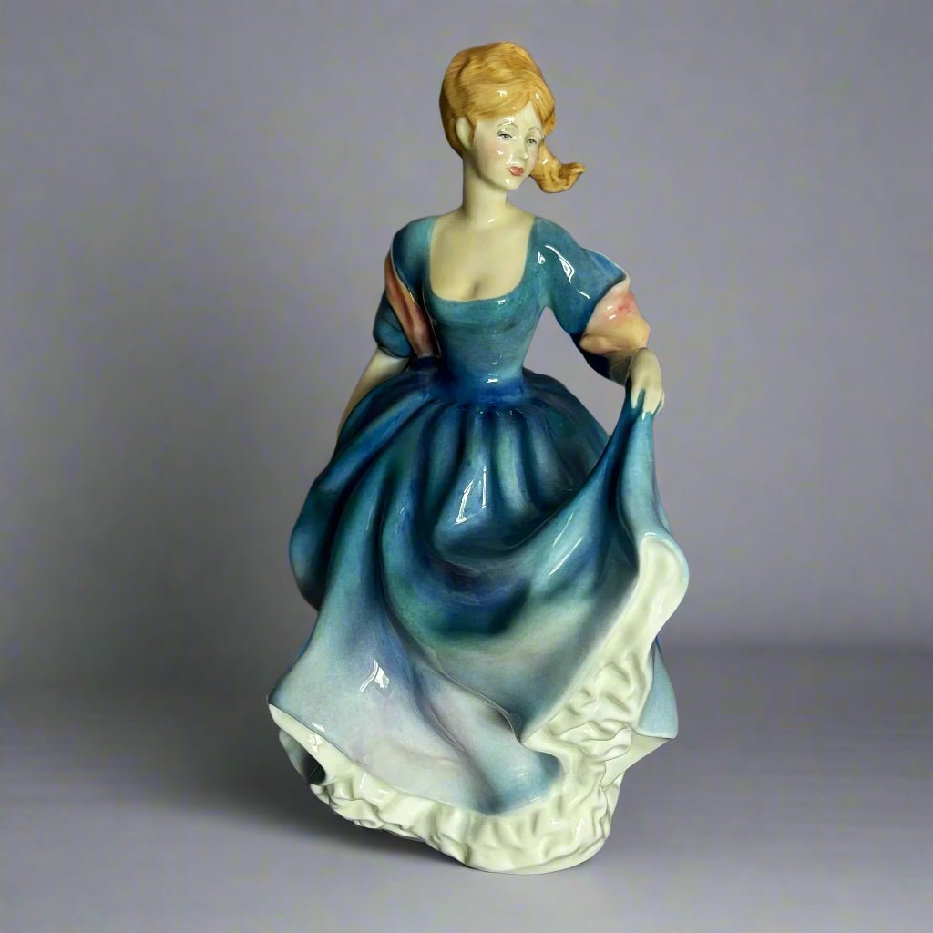 Royal Doulton Figurine Elizabeth HN2465 - William Cross