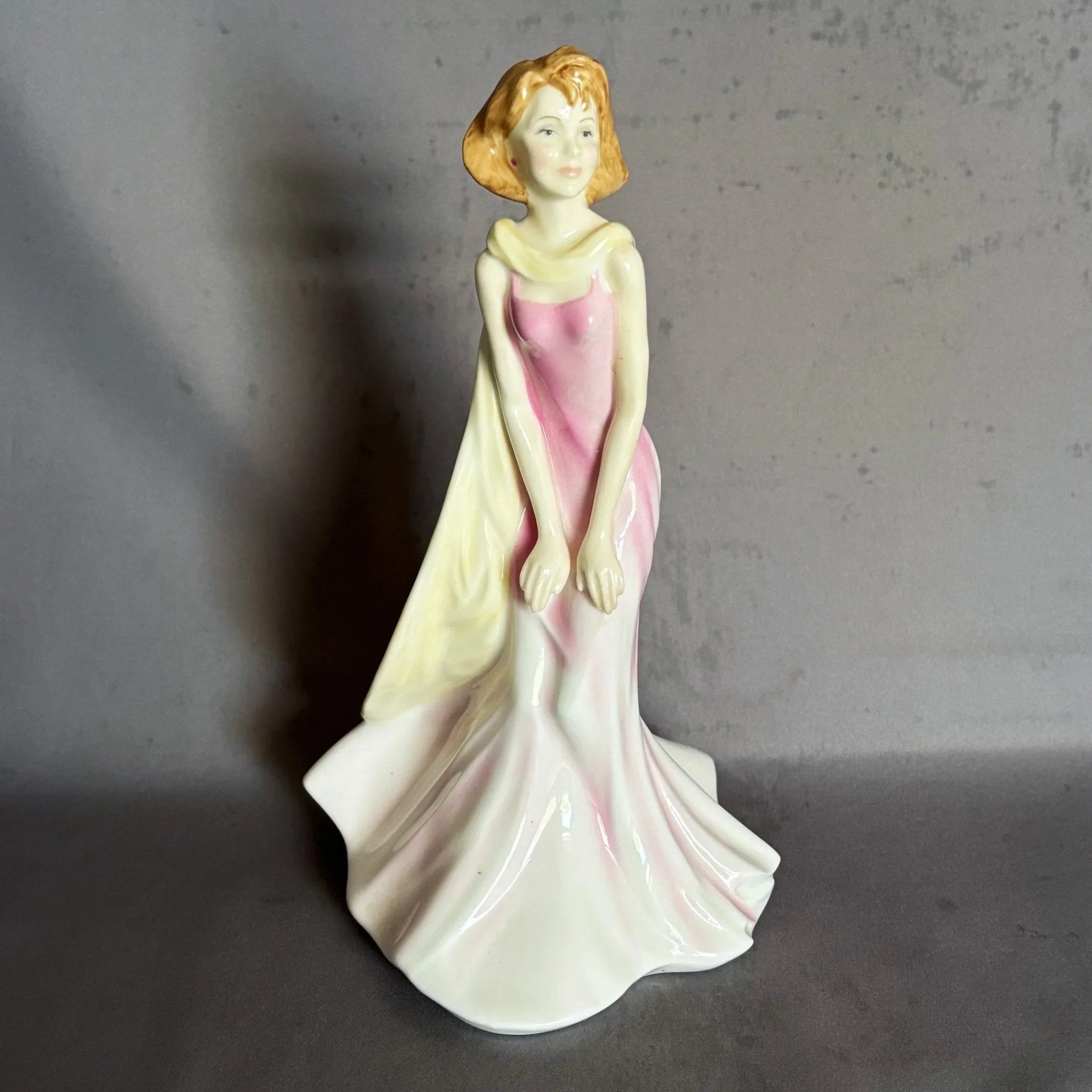 Royal Doulton Figurine Ellie HN4046 - William Cross