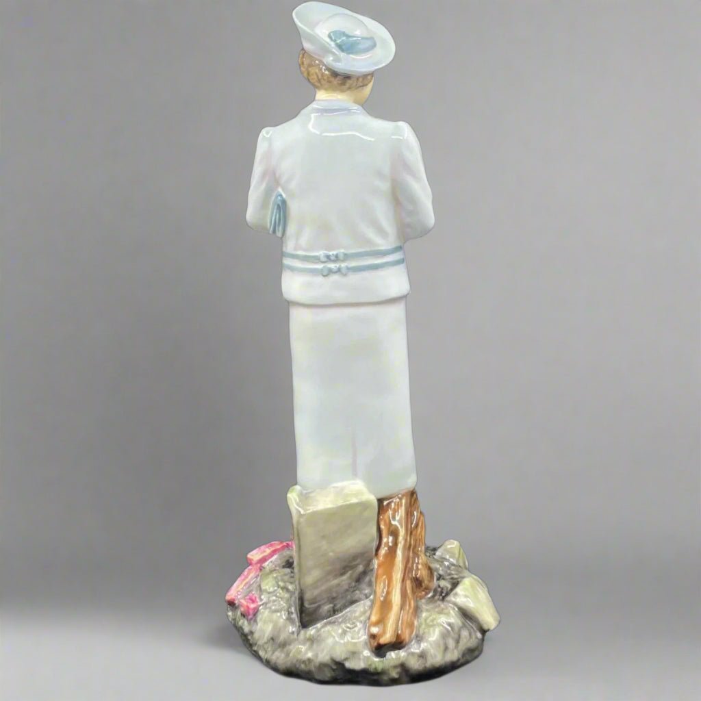 Royal Doulton Figurine HM Queen Elizabeth, The Queen Mother HN3944 - William Cross