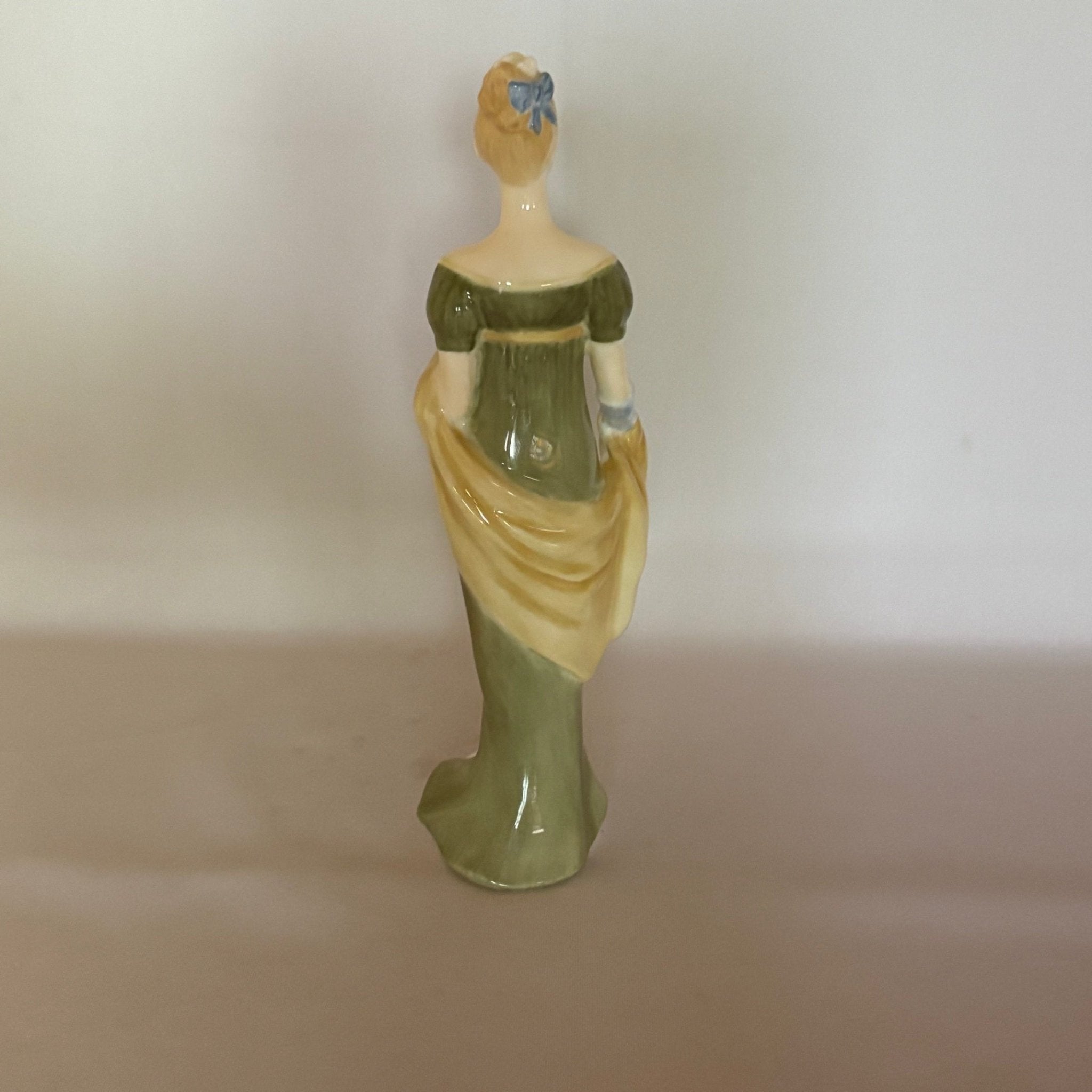 Royal Doulton Figurine Lorna HN2311 - William Cross