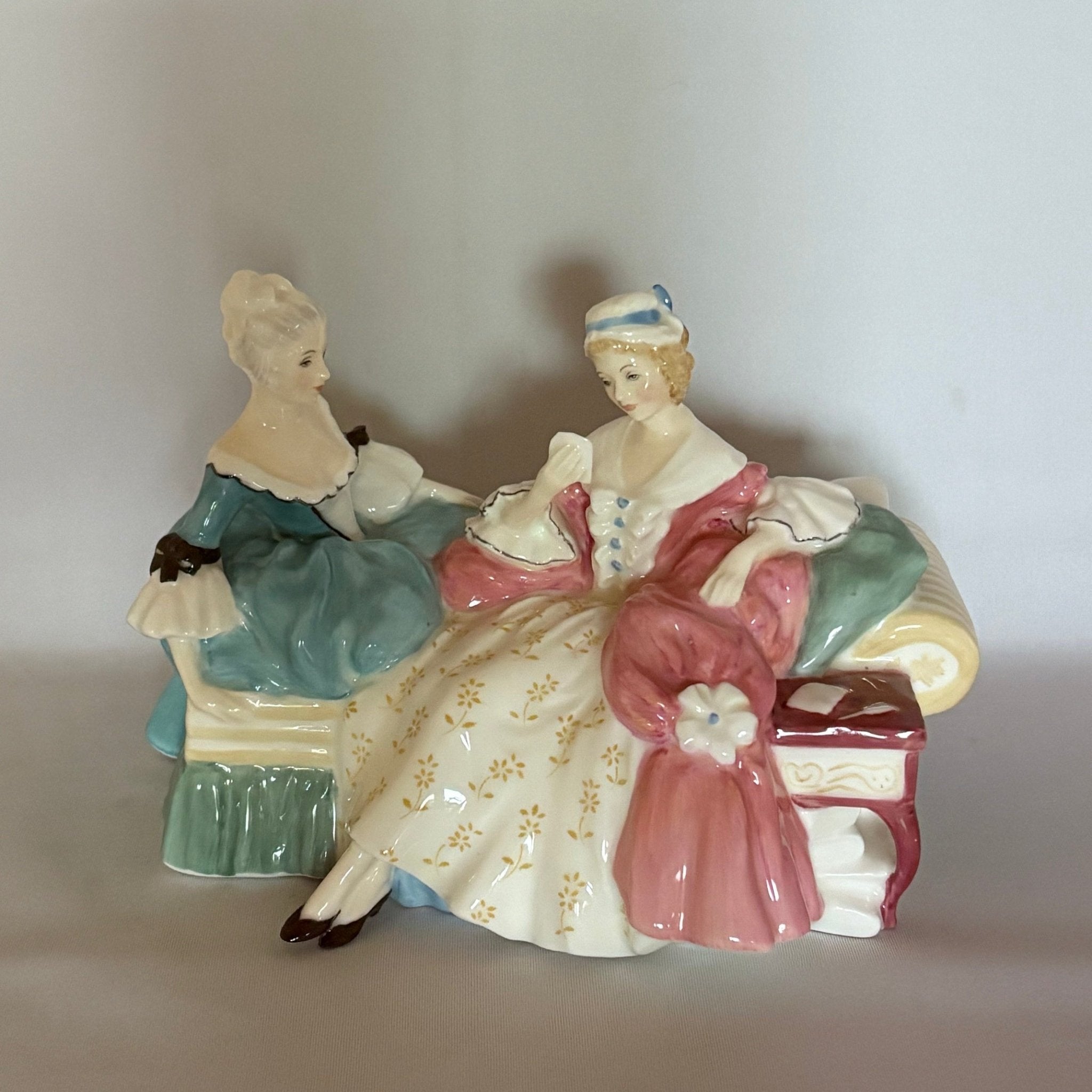 Royal Doulton Figurine Love Letter HN2149 - William Cross